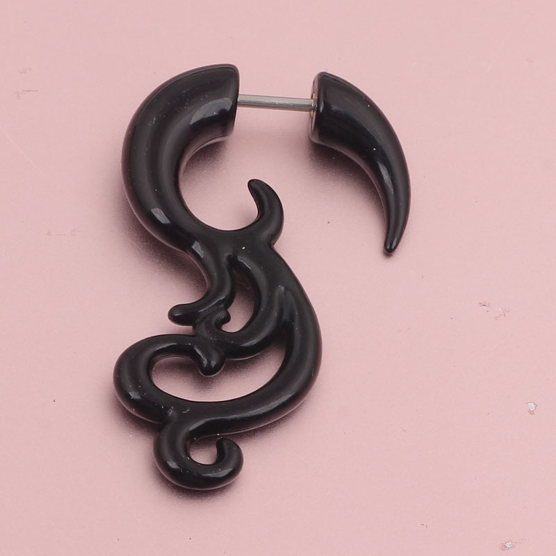 Acrylic Fake Snail Ear Piercing Earrings Asymmetric Geometric Style - Image 4