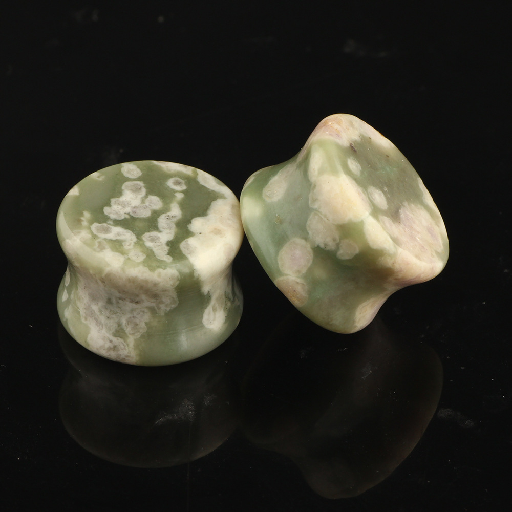 Stone Ear Expander Heart Shape Chrysanthemum Stone Ear Plug Tunnel Ear Gauges for Men Women - Image 4