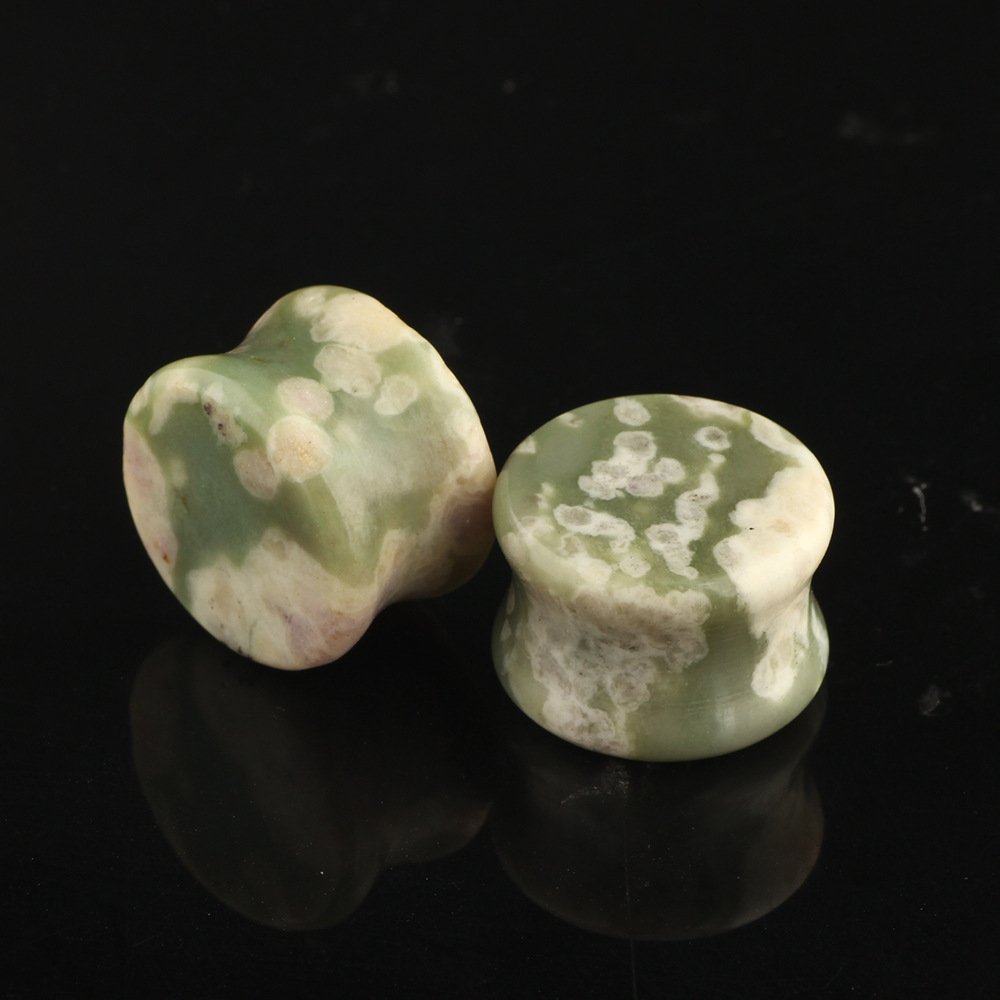 Stone Ear Expander Heart Shape Chrysanthemum Stone Ear Plug Tunnel Ear Gauges for Men Women - Image 2