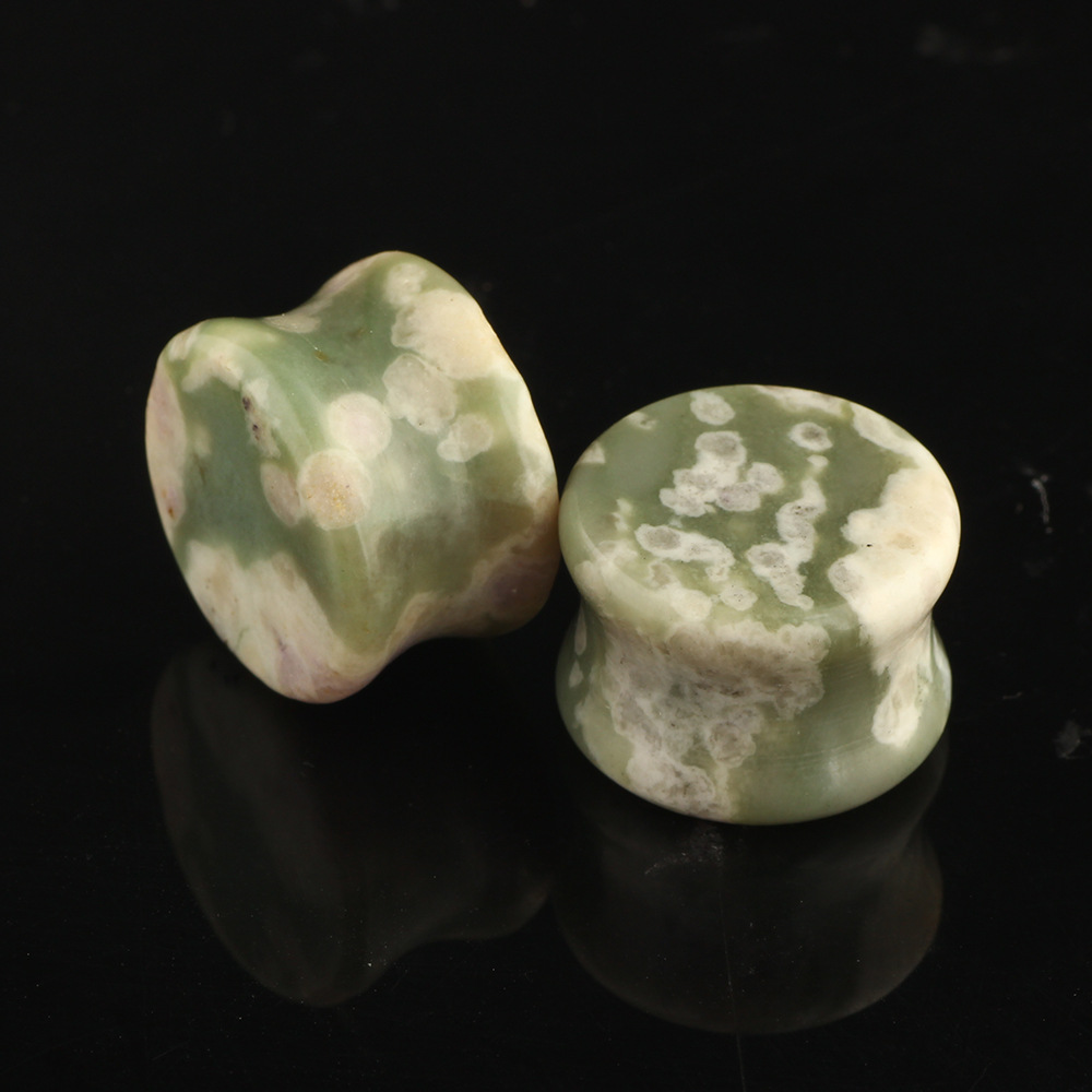 Stone Ear Expander Heart Shape Chrysanthemum Stone Ear Plug Tunnel Ear Gauges for Men Women - Image 3