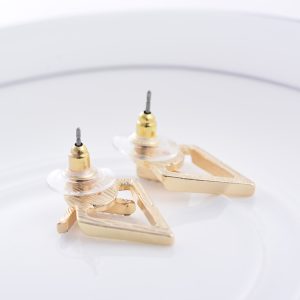 New Fashion Geometric Gold Plated Stud Earrings for Women - Big Brand Design Versatile Exquisite Heart Shape Jewelry