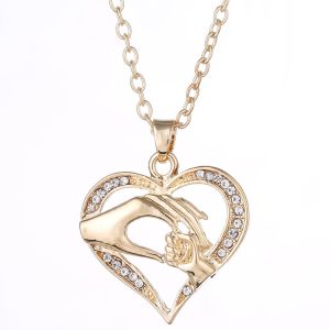 Tricolor Electroplated Heart Pendant Necklace Mother's Day Gift Short Collarbone Chain