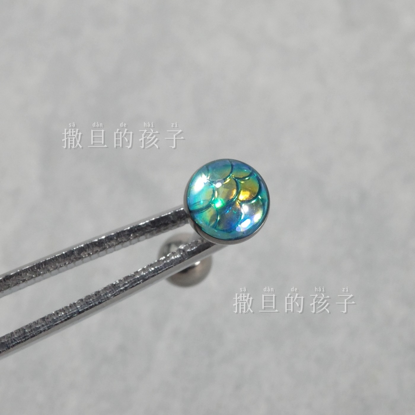 F136 Titanium Tongue Piercing - Dazzling Polarized Blue Fish Scale Tongue Barbell, Internally Threaded Titanium Alloy Tongue Ring for Drinking - Image 4