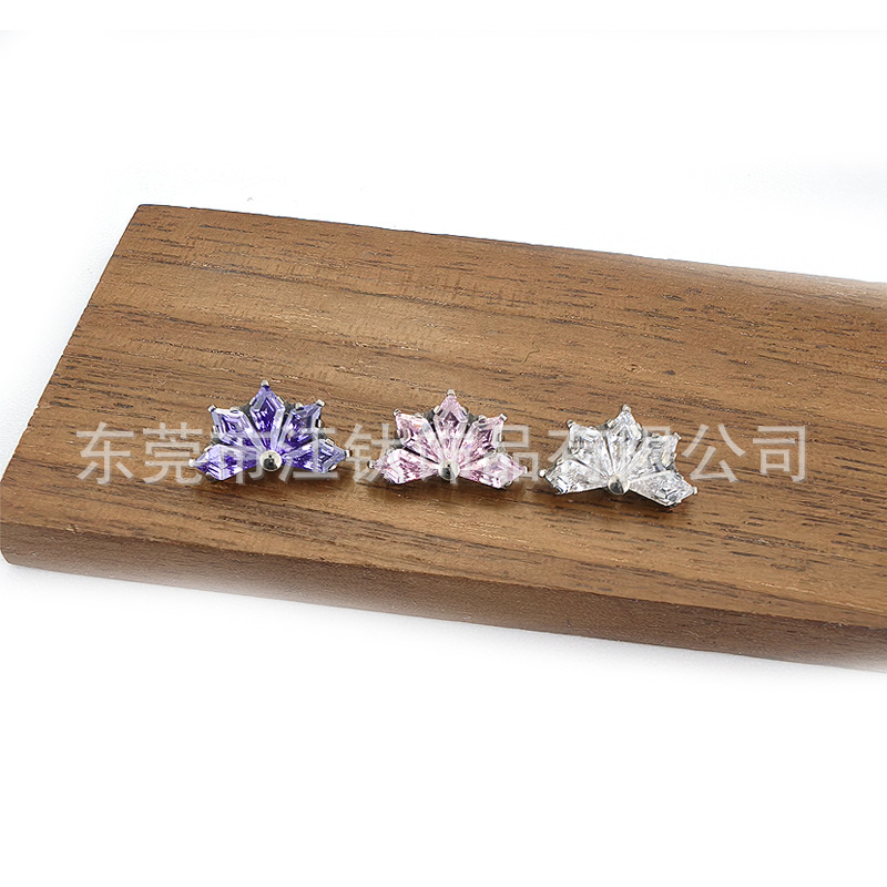 JT762 G23 Titanium Ear Bone Crown Fan Inlaid Zircon Body Piercing Earring - Image 3