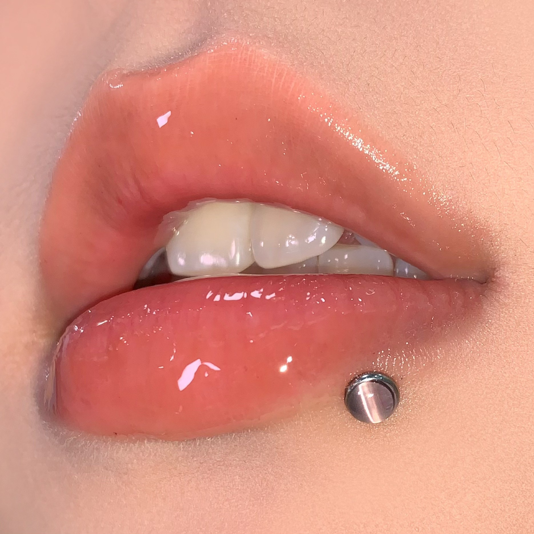 Cat's Eye Green Internally Threaded Lip Labret Stud 316L Surgical Steel Piercing Jewelry - Image 2