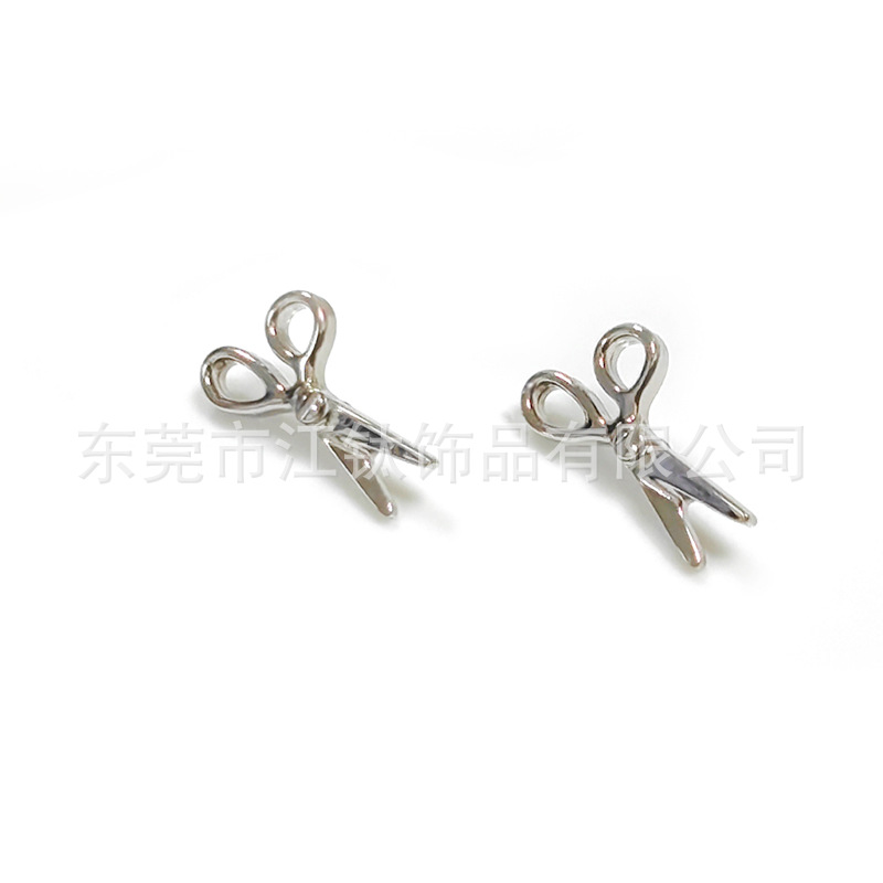 Scissor Design Ear Bone Nail G23 Titanium Earring – Polished Gold 1.2x10mm Cartilage Stud - Image 5