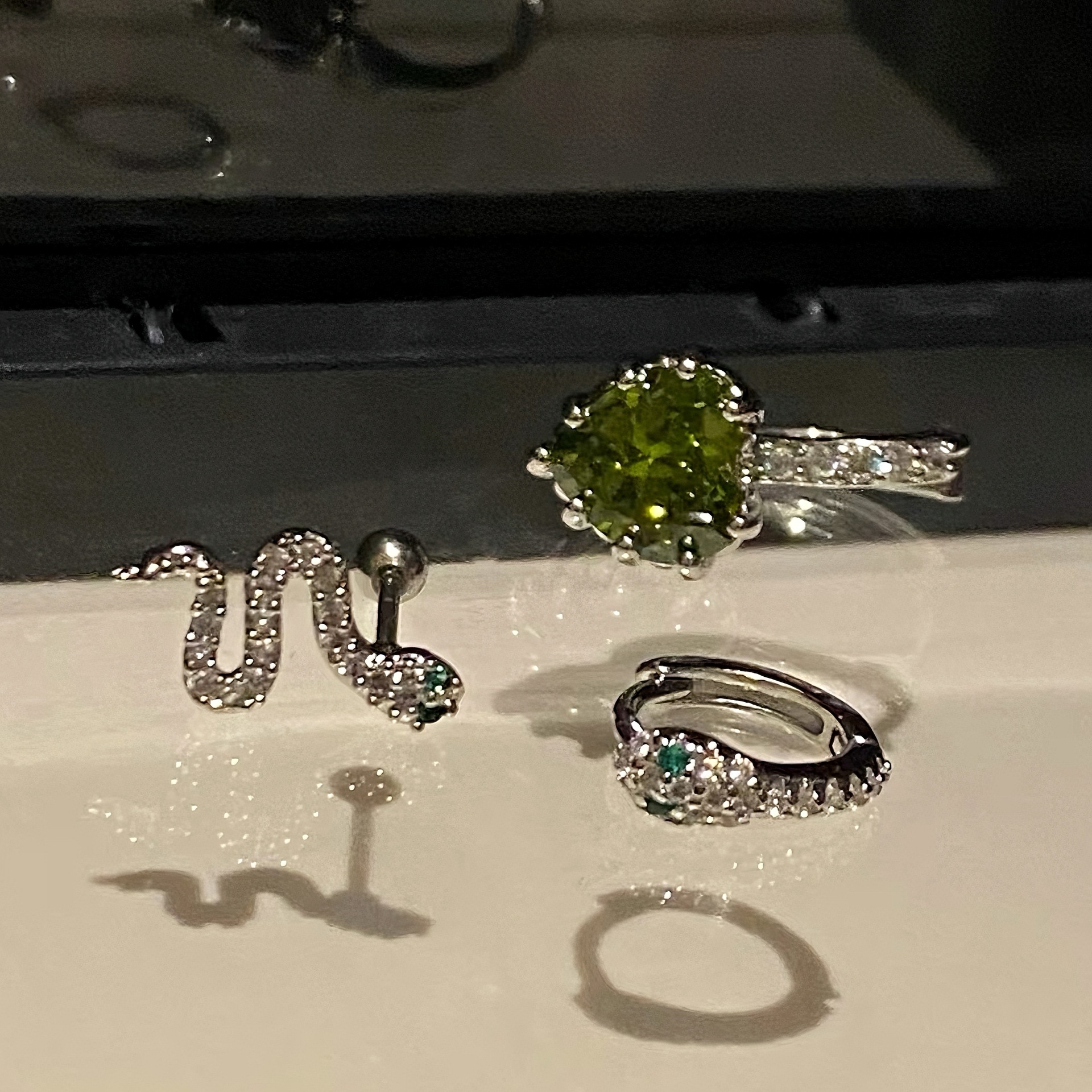Olive Snake Ear Cuff Ear Bone Earring Full Diamond Snake Earring Small Earrings Wholesale - Image 3