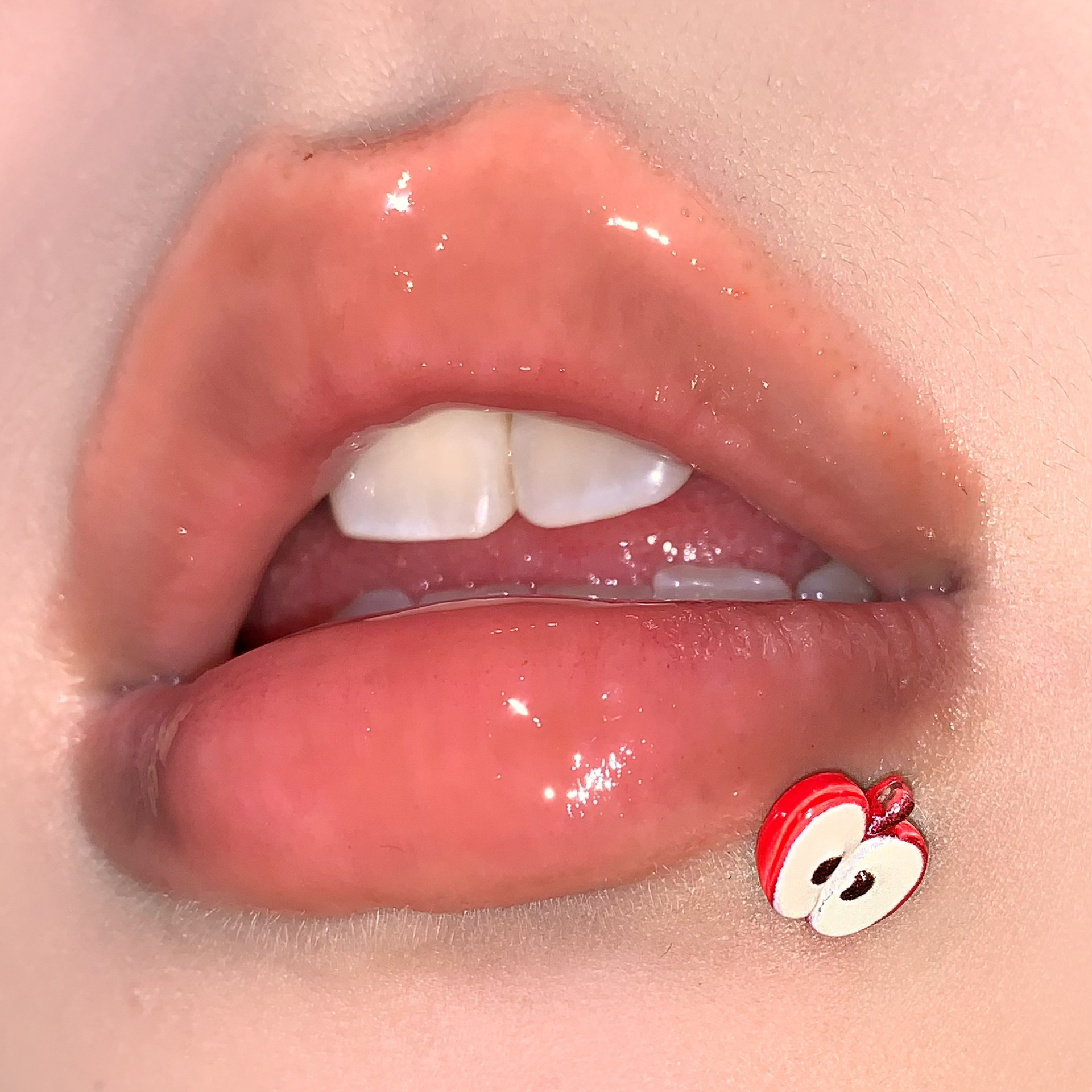 Small Apple Lip Labret Stud 16mm 1.2mm Internal Thread Titanium Steel Resin Cute Fresh European American Lip Piercing Jewelry Wholesale - Image 3