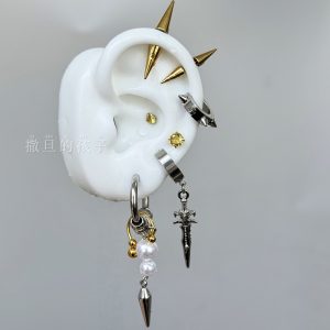 Satan's Child Golden Knight Letter Stud Earrings Punk Subculture Ear Piercing Jewelry Titanium Steel