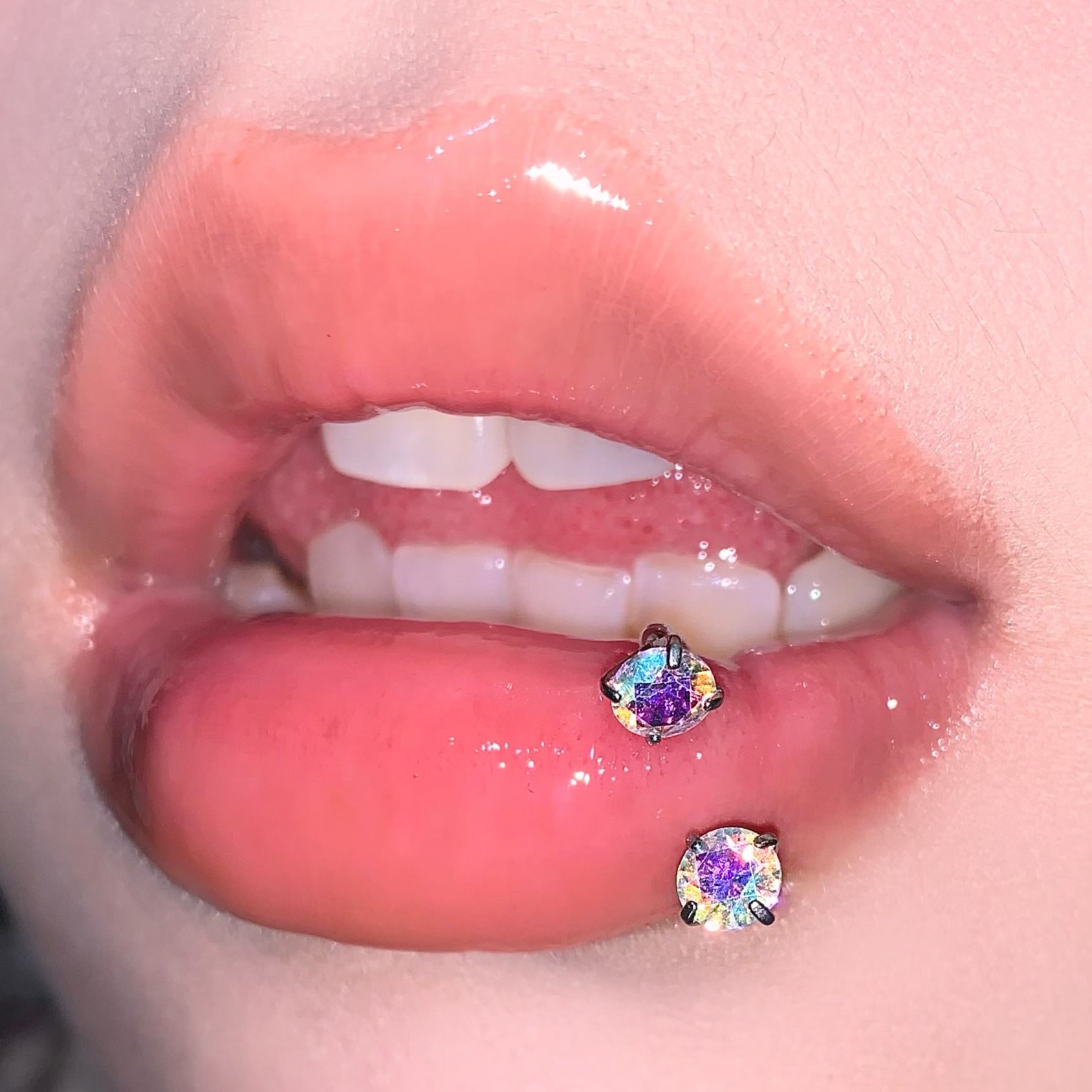 Flash Bright Stone Lip Ring Steel Titanium Inner Thread Horseshoe C Ring Lip Piercing Jewelry for Women - Image 3