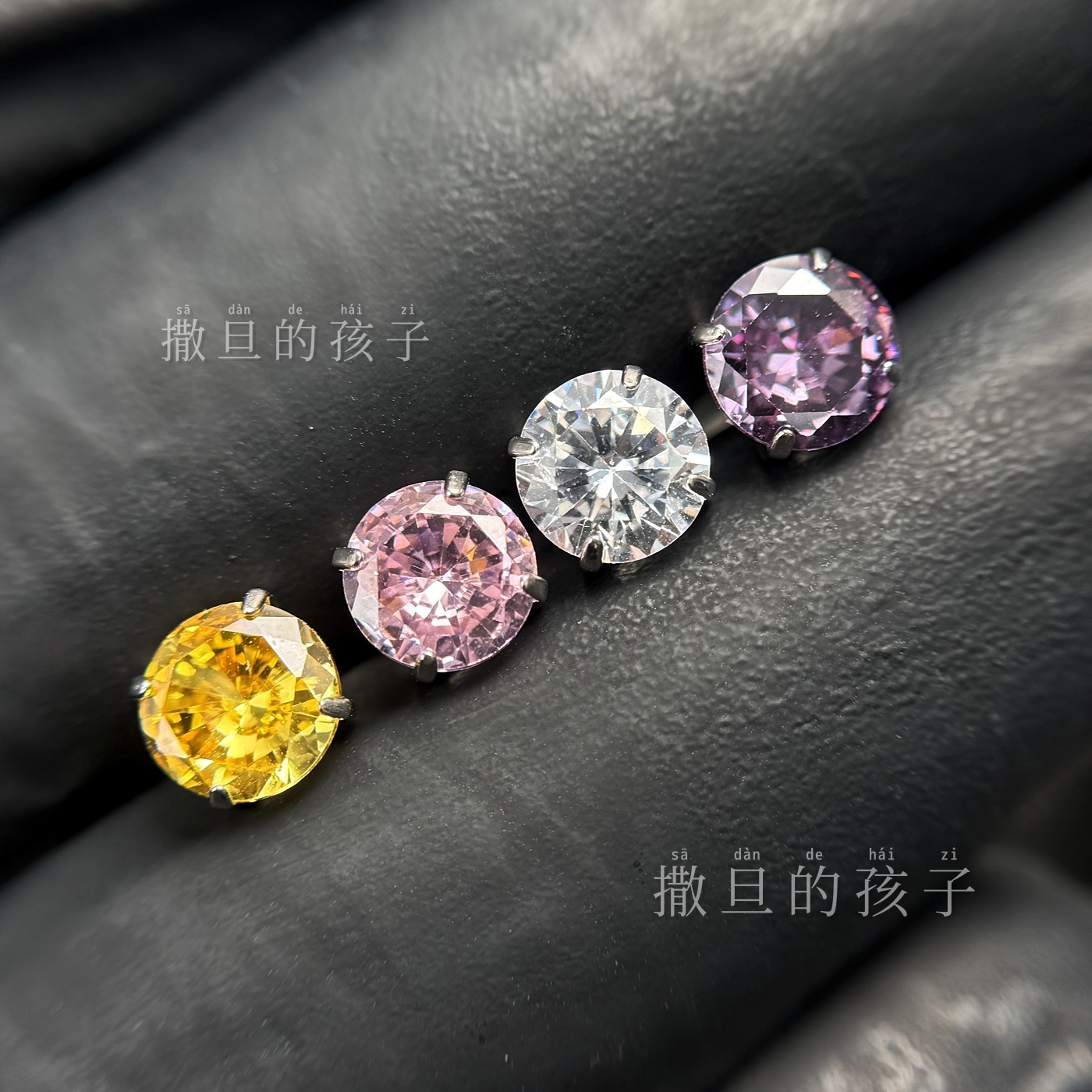 Titanium Alloy Flashing Zircon Tongue Piercing Barbell Internally Threaded for Women - Image 2