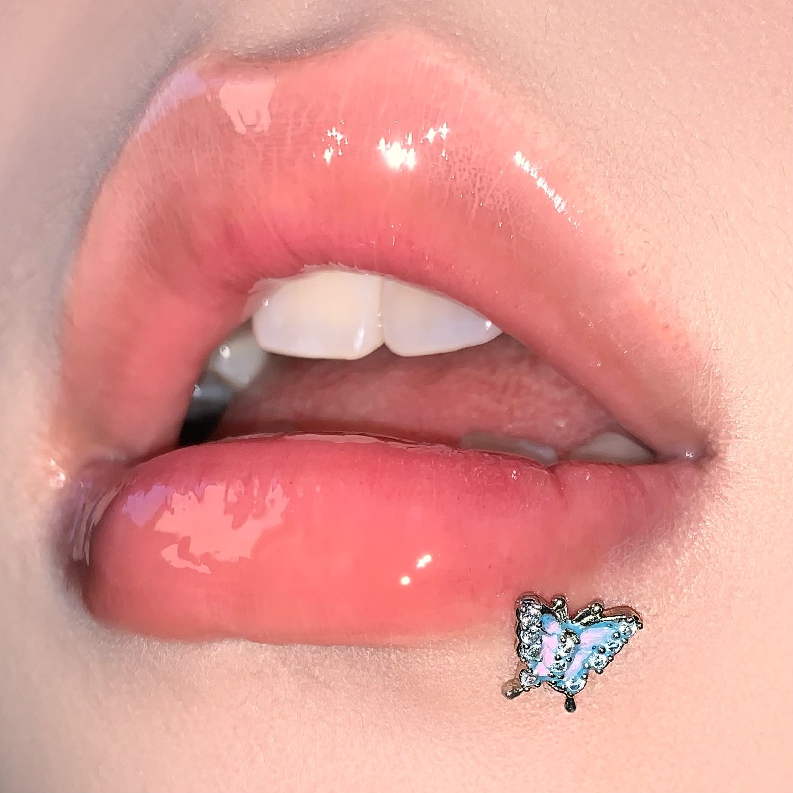 Super Flash Gradient Butterfly Lip Nail Steel Titanium Diamond Straight Nail Cochlea Ear Bone Nail Niche Hot Girl Puncture Jewelry Wholesale - Image 4