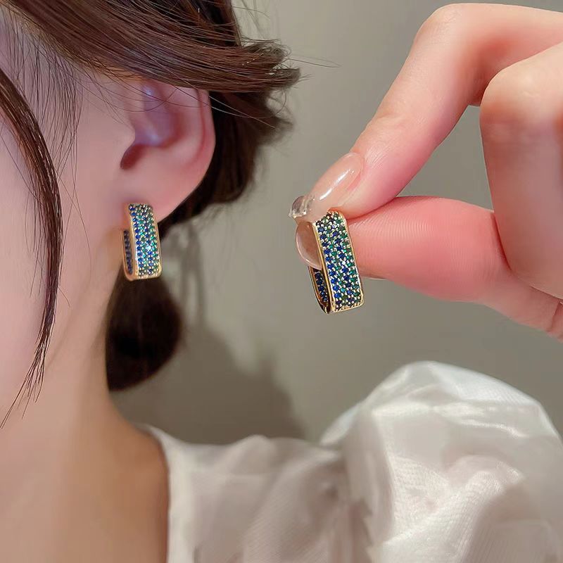 Light Luxury Micro-Inlaid Zircon Geometric Ear Cuffs U-Shape Ear Hoops for Women - Image 4