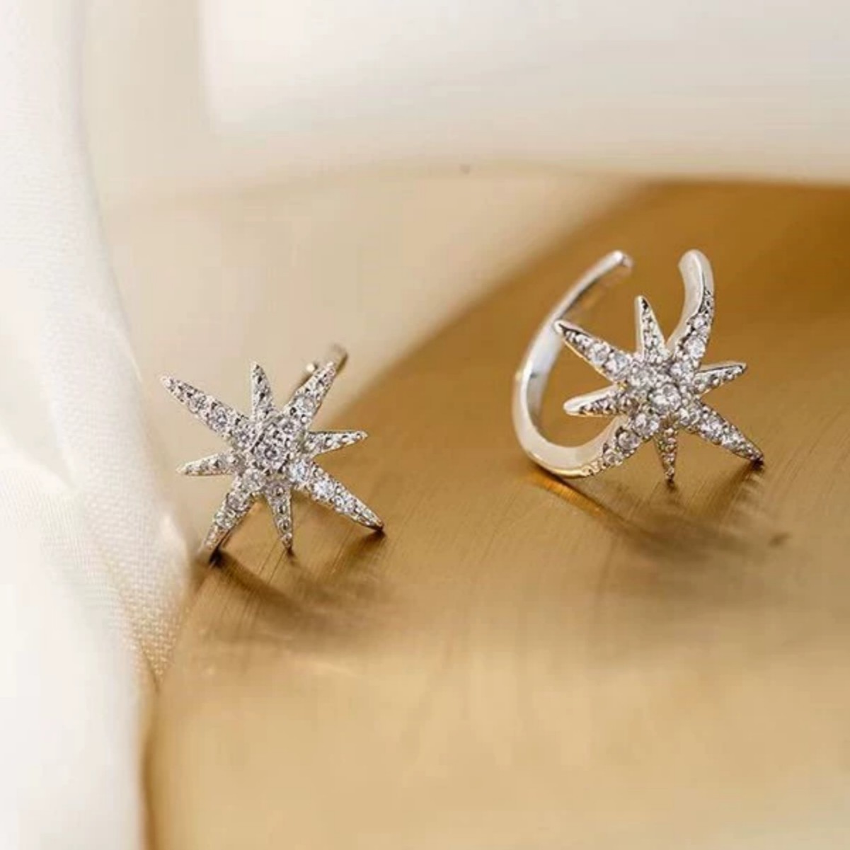 2023 New Gold Six-Pointed Star Ear Clip Earrings for Women - No Piercing Needed, Temperament Style - Image 4