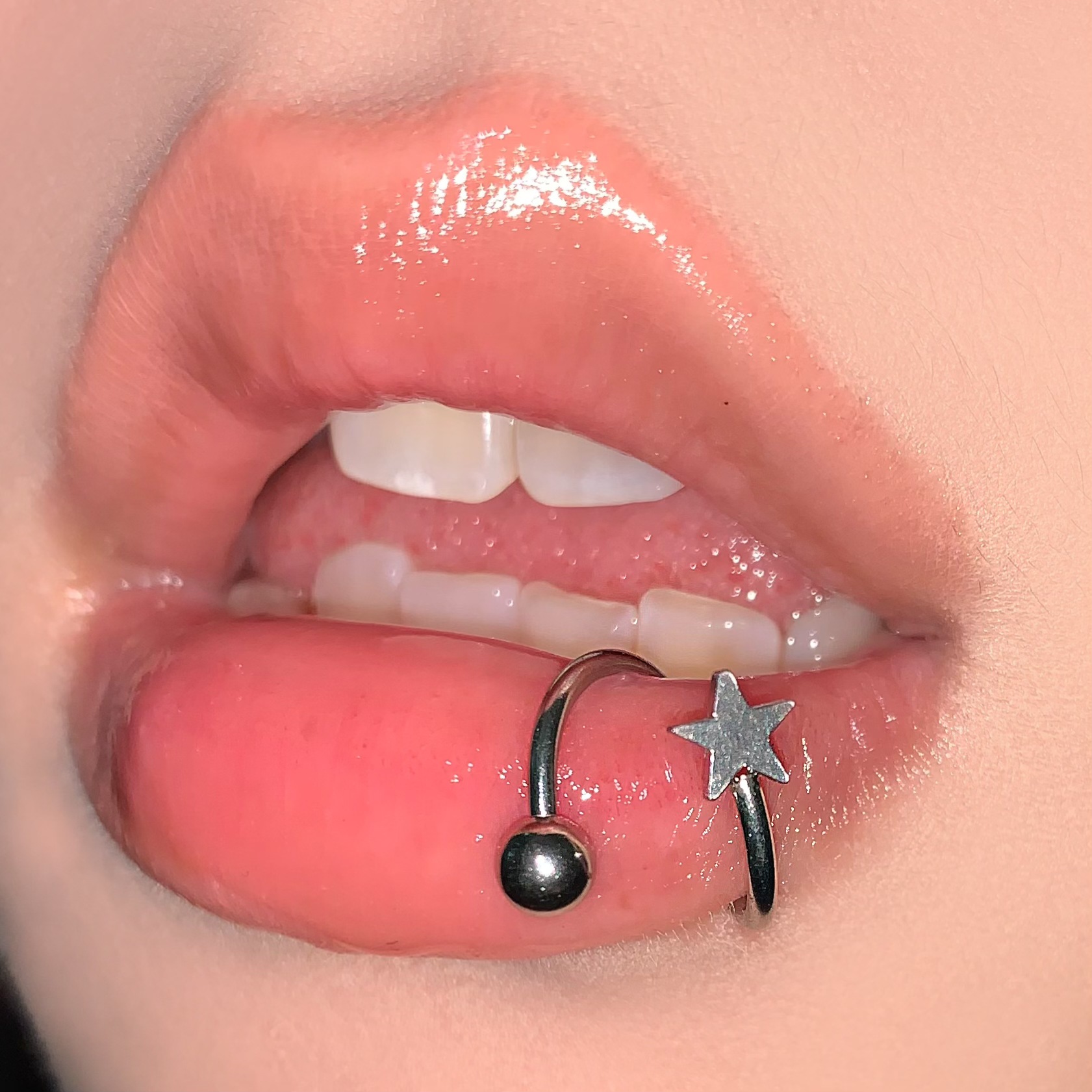 Five-Pointed Star Love S-Shaped Lip Ring Steel Titanium External Thread Star Peach Heart Ear Bone Nail S Ring Lip Nail Hot Girl Puncture Wholesale - Image 2