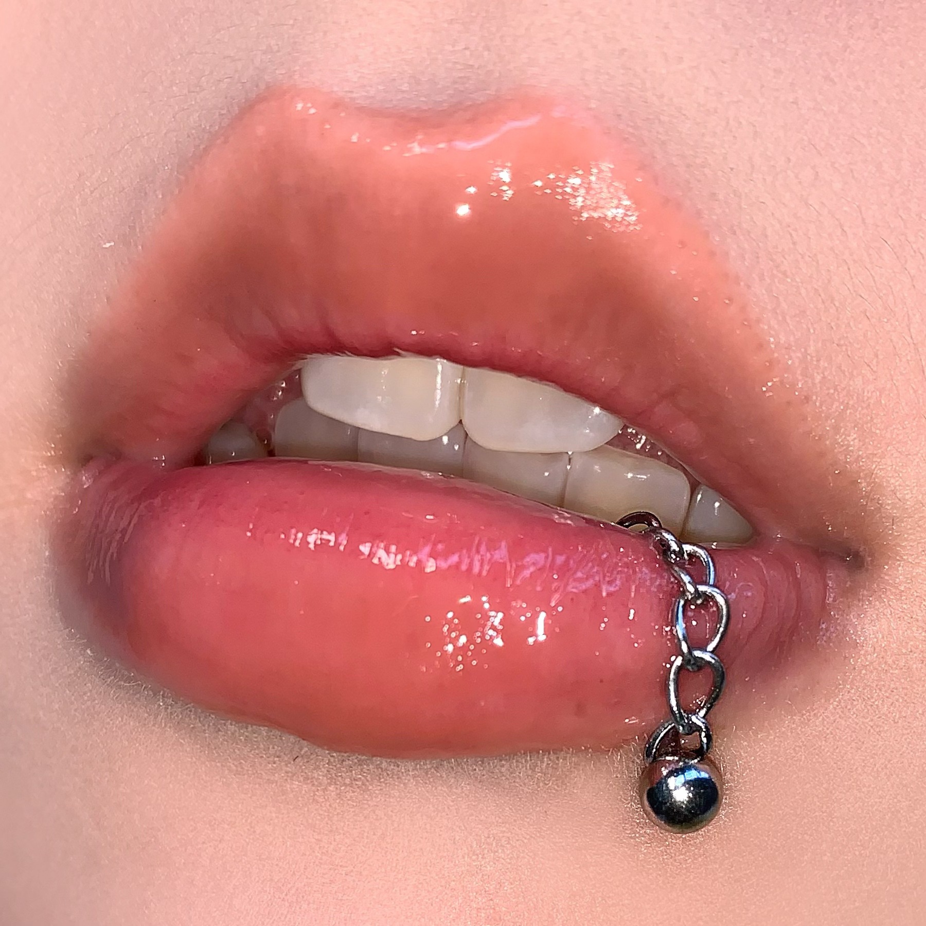 Chain Lip Stud Externally Threaded Titanium Steel Straight Nail Lip Piercing Jewelry with Ball End Wholesale - Image 2