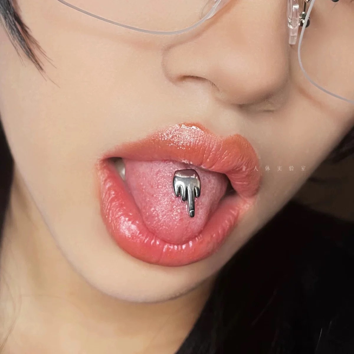 Tongue Ring External Thread Titanium Steel Vertical Middle Finger Punk Disco Tongue Piercing Jewelry - Image 4