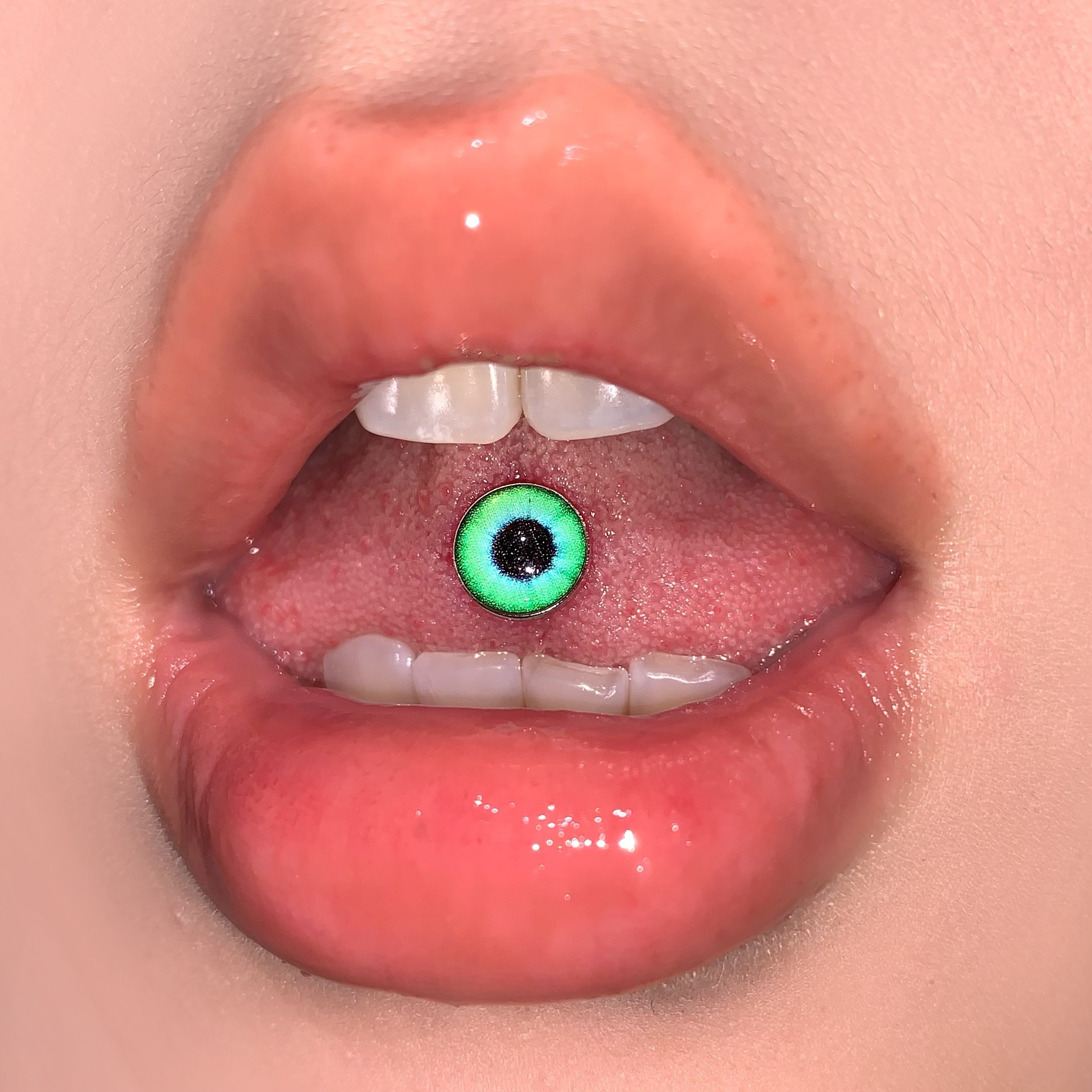 4-Color Gradient Round Pupil Tongue Nail Tongue Ring 316L Surgical Steel External Thread Piercing Jewelry - Image 4