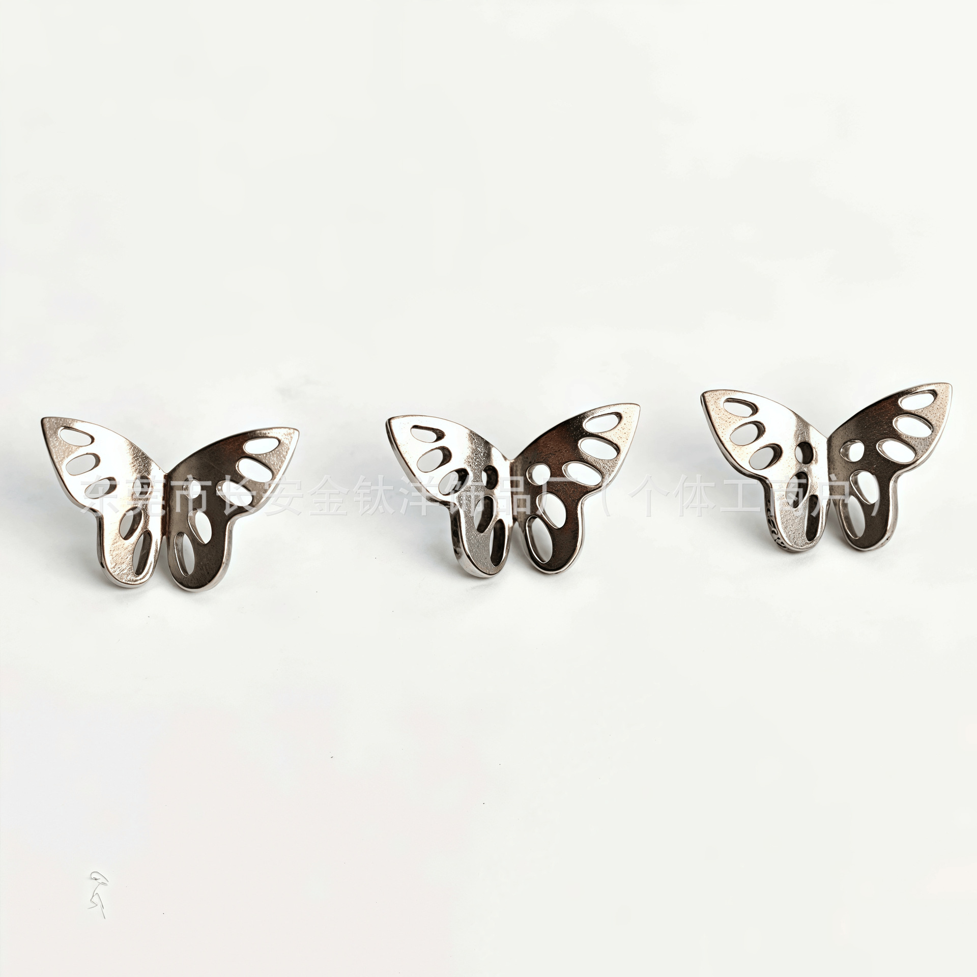 F136 Titanium Hollow Butterfly Ear Nail Hollow Ear Bone Nail Lip Nail G23 Titanium Alloy Body Piercing Jewelry - Image 2