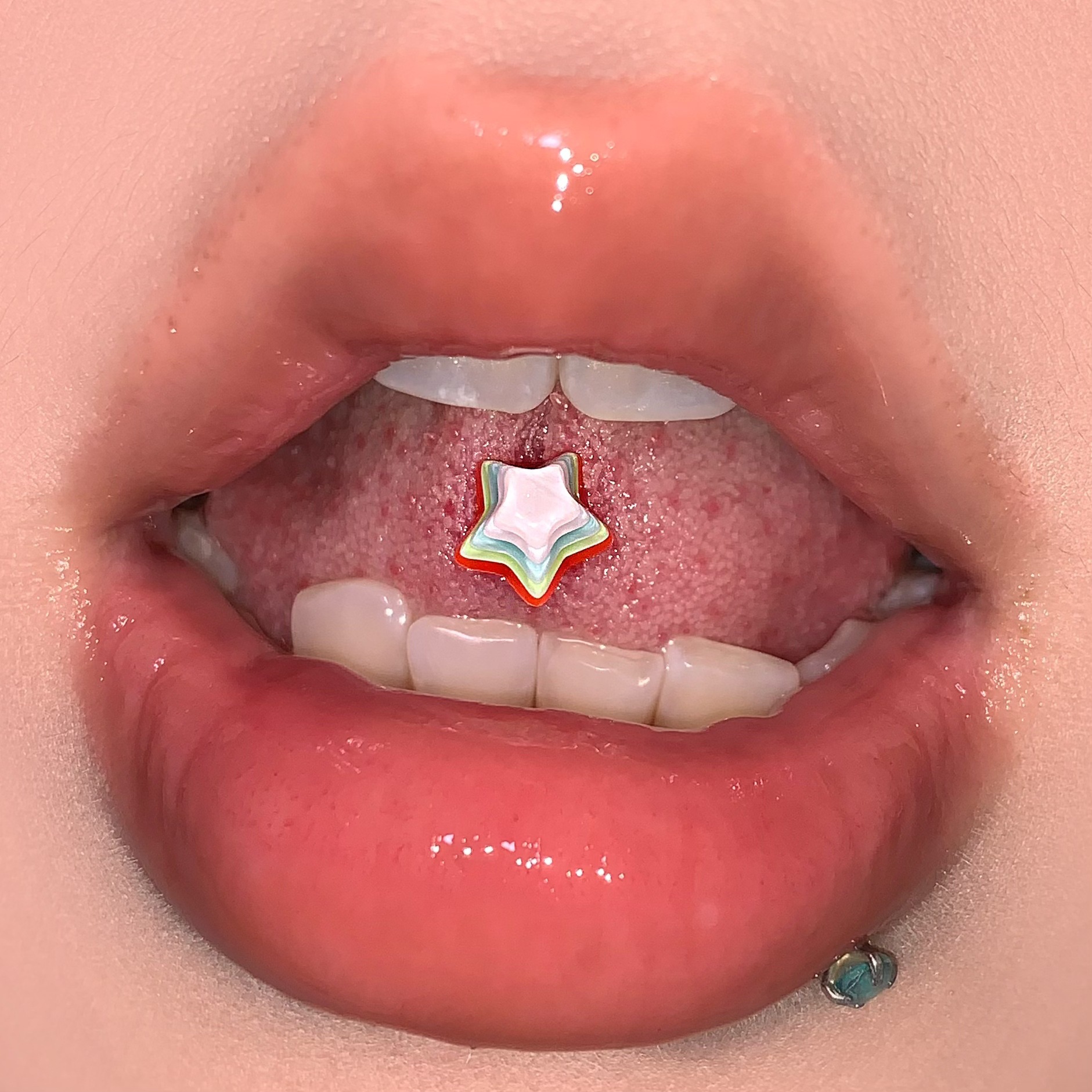 Colorful Acrylic Five-Pointed Star Tongue Nail Dopamine Candy Color Titanium Steel External Thread Tongue Barbell Wholesale - Image 3