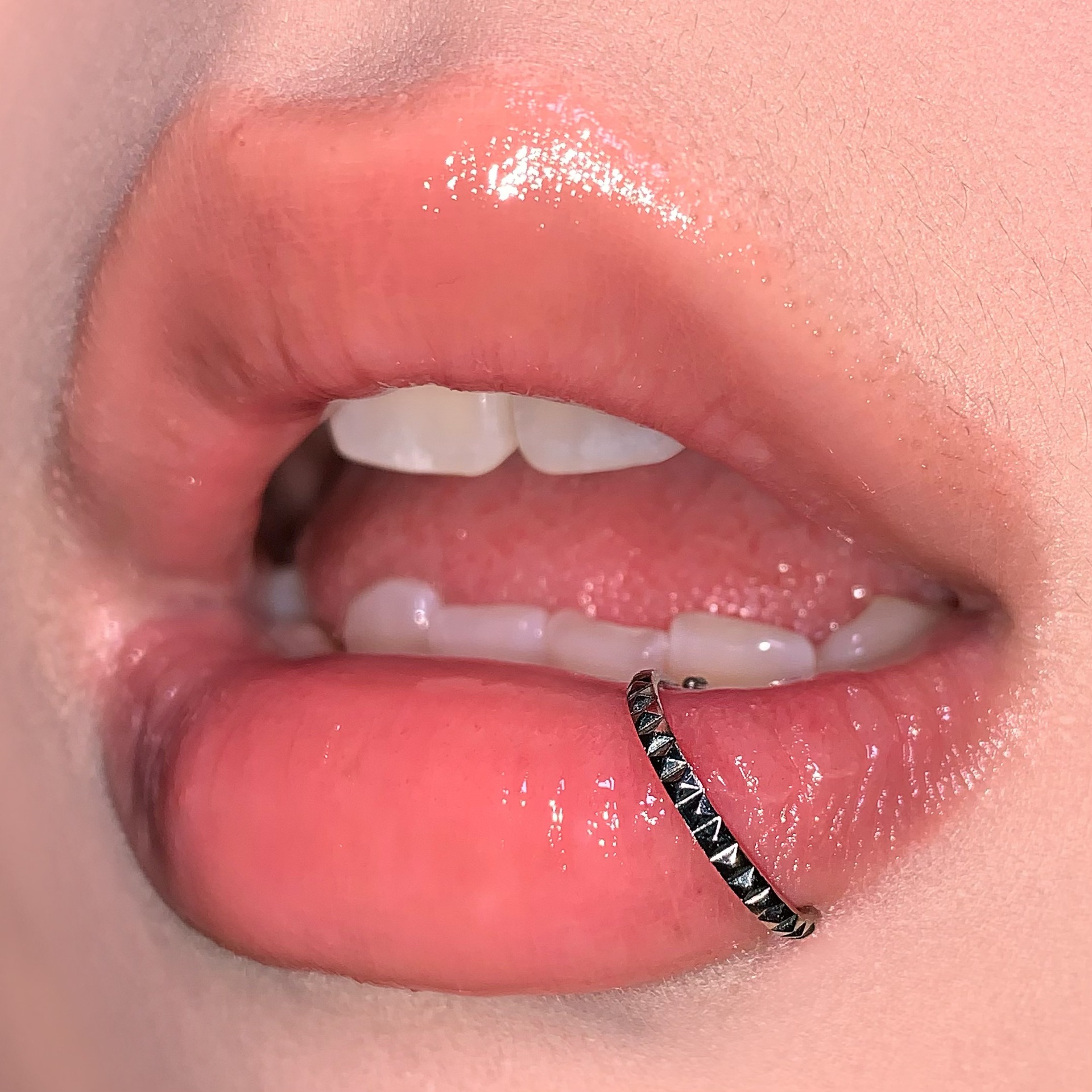 Diamond Wave Seamless Lip Ring 12mm 1.2mm 316L Surgical Steel Closed Hoop Piercing Jewelry for Women Men - Image 2