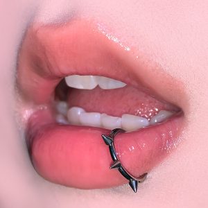 Wolf Tooth Pointed Lip Ring Seamless Titanium Steel Closed Hoop Piercing Jewelry Wholesale
