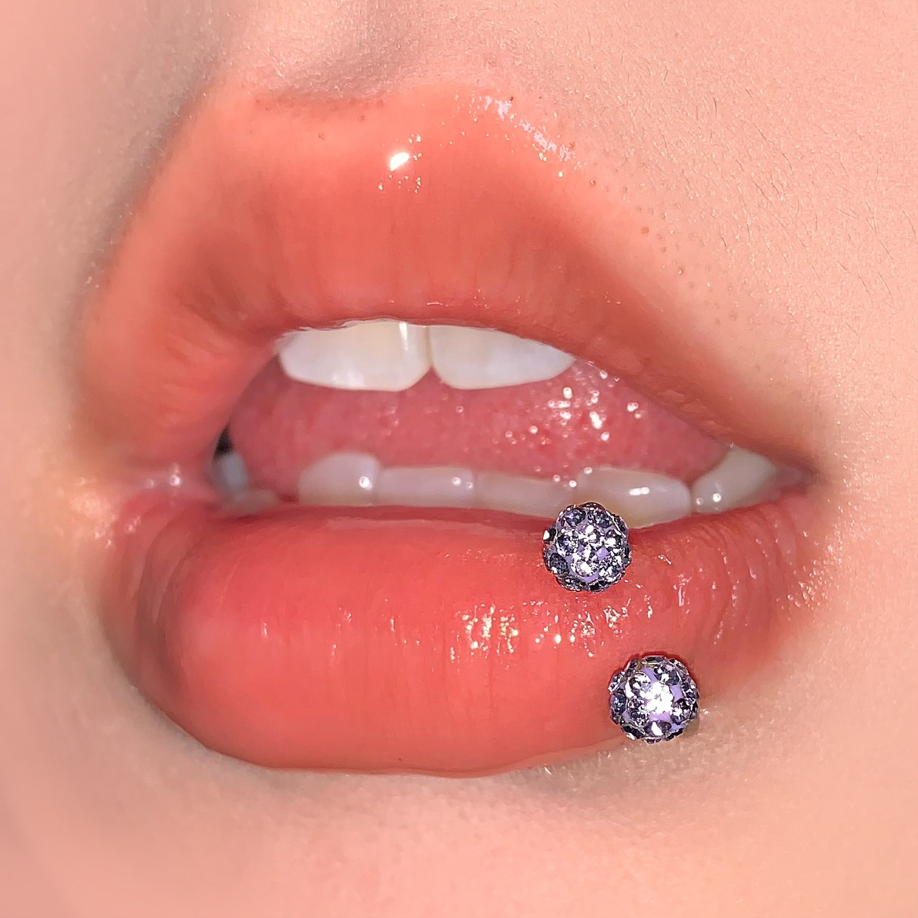 6-Color Flashing Shambhala Mud Ball Lip Ring Sexy Ins Ear Bone Ring Titanium Steel Lip Nail Cross-Border Piercing Jewelry - Image 5