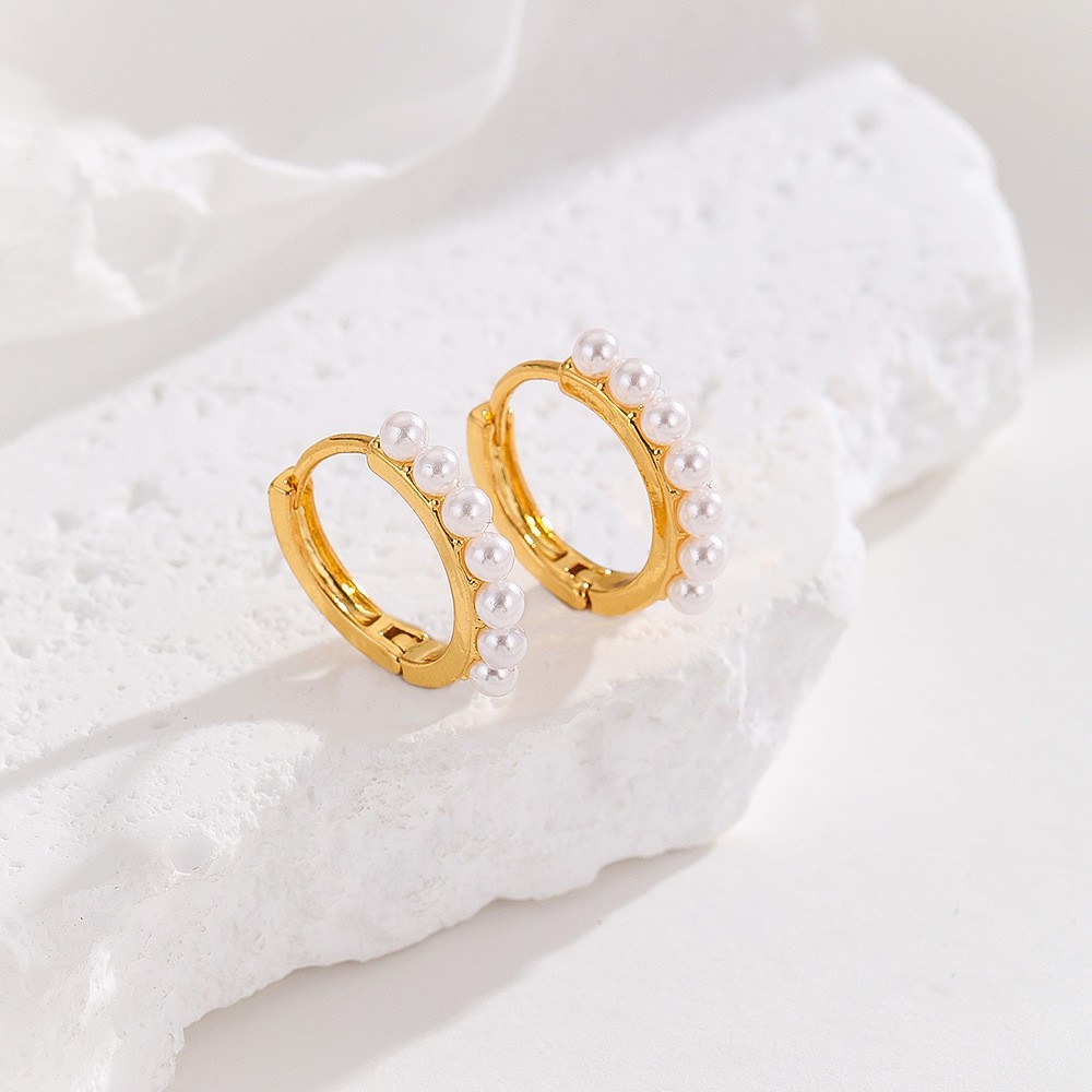 Chanel-Style Pearl Hoop Earrings for Women, Niche Retro Simple Elegant Versatile Fashion Commuter High-End Earrings - Image 2