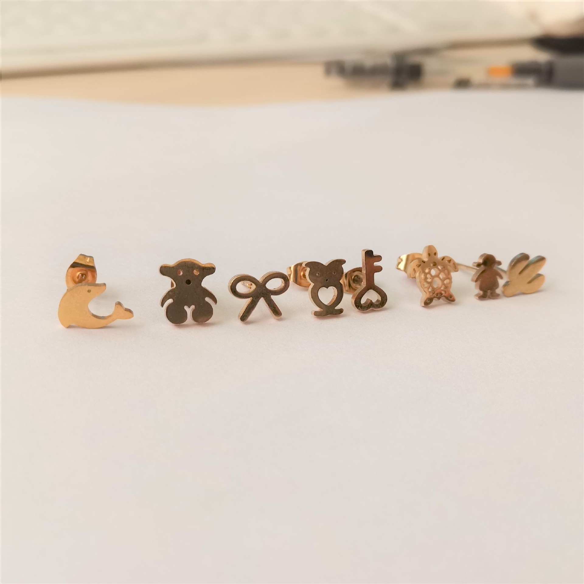 G23 Titanium Alloy Gold Plated Fashion Ear Stud with Butterfly Back Silicone Thread Ball 18K Gold Plated - Image 2
