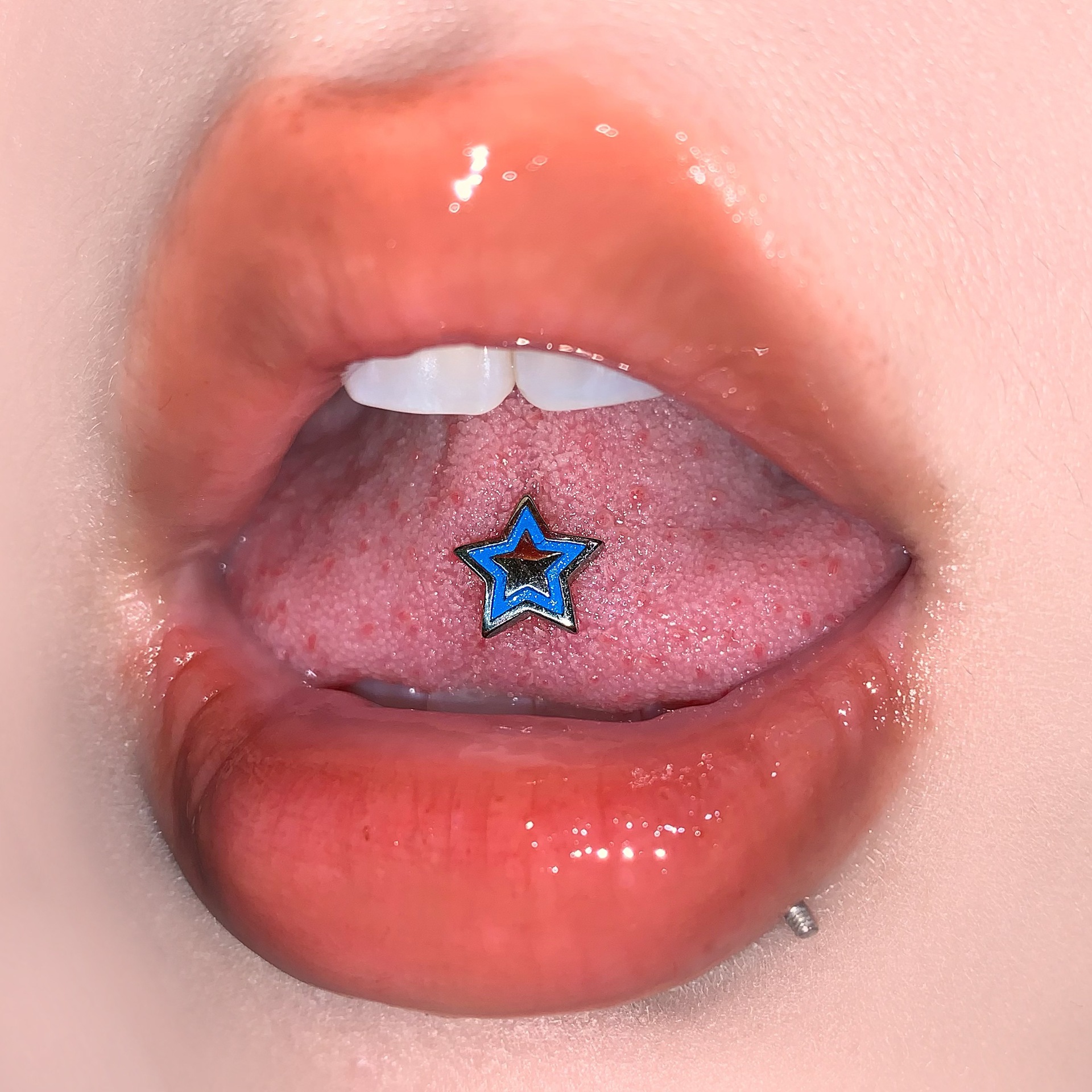 316L Titanium Steel External Thread Tongue Barbell - Black Five-Pointed Star Oral Piercing Jewelry Wholesale - Image 2