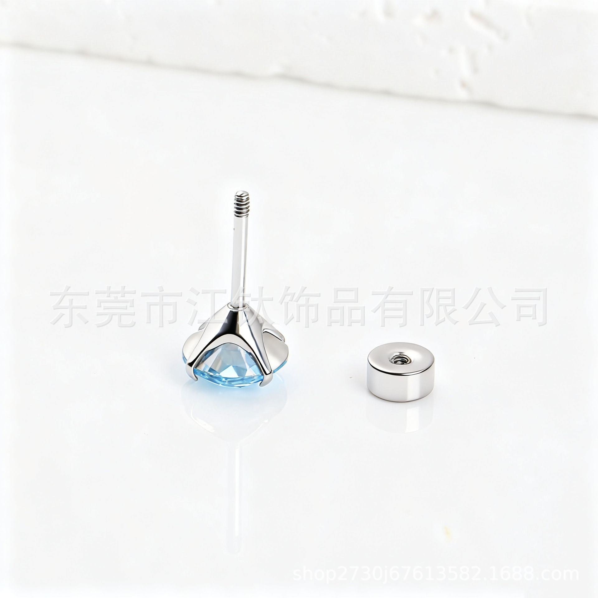 Jiangtai F136 Titanium Swarovski Four-Claw Round Cake Ear Bone Nail - G23 Titanium Alloy Body Piercing Earring - Image 3