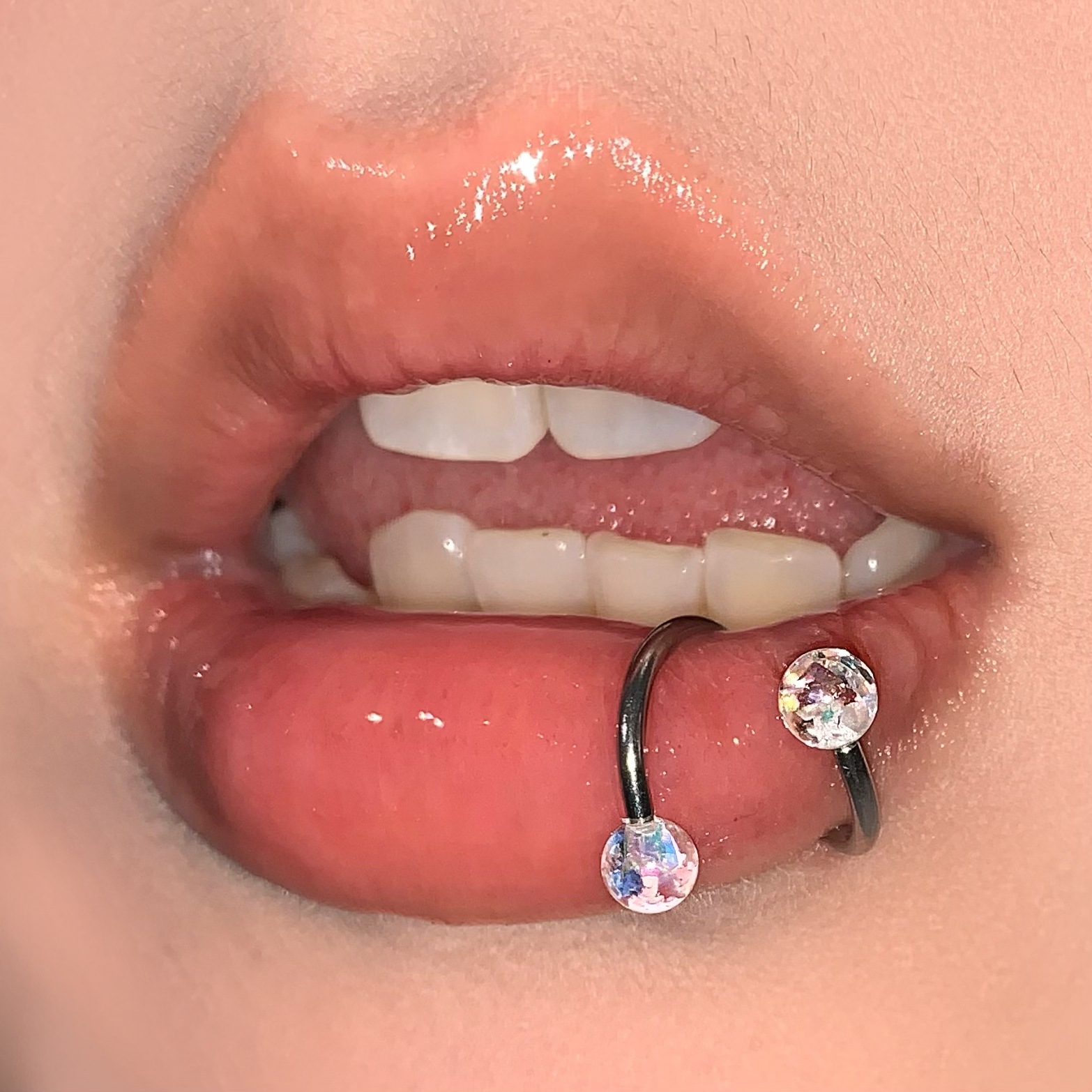 5 Color Fine Glitter Acrylic Lip Ring S Shaped Rod Ear Bone Ring Titanium Steel Hot Girl Piercing Jewelry Cross Border - Image 2