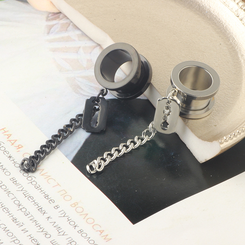 External Thread Blade Chain Pendant Ear Auger Popular Ear Curved Piercing 316L Surgical Steel Black 25mm - Image 3