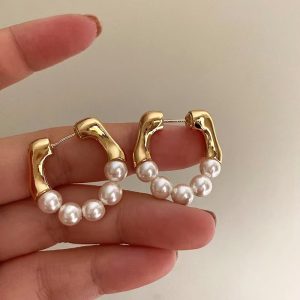 Elegant Gold Hoop Earrings with Black Pearl - Light Luxury Geometric Fashion Earrings for Women
