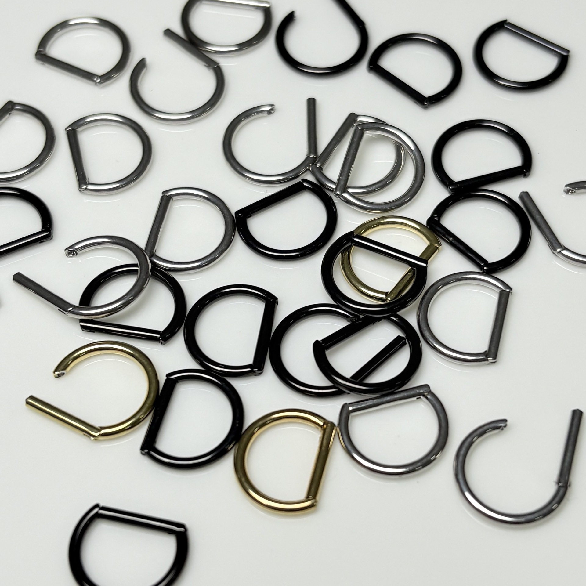 Gold D-Shaped Seamless Lip Ring 10mm 316L Surgical Steel Hoop for Lip Nose Ear Piercing - Image 2