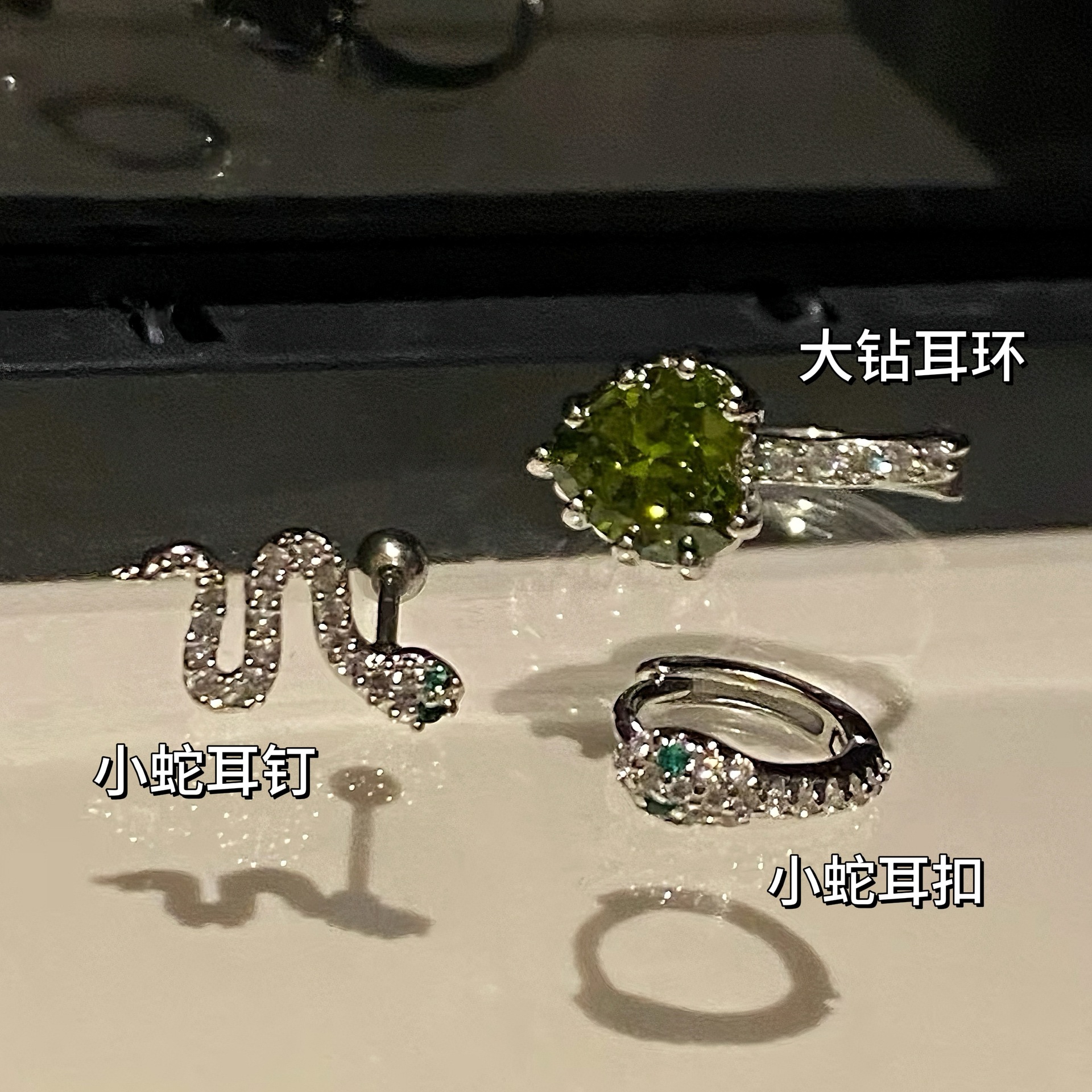 Olive Snake Ear Cuff Ear Bone Earring Full Diamond Snake Earring Small Earrings Wholesale - Image 2