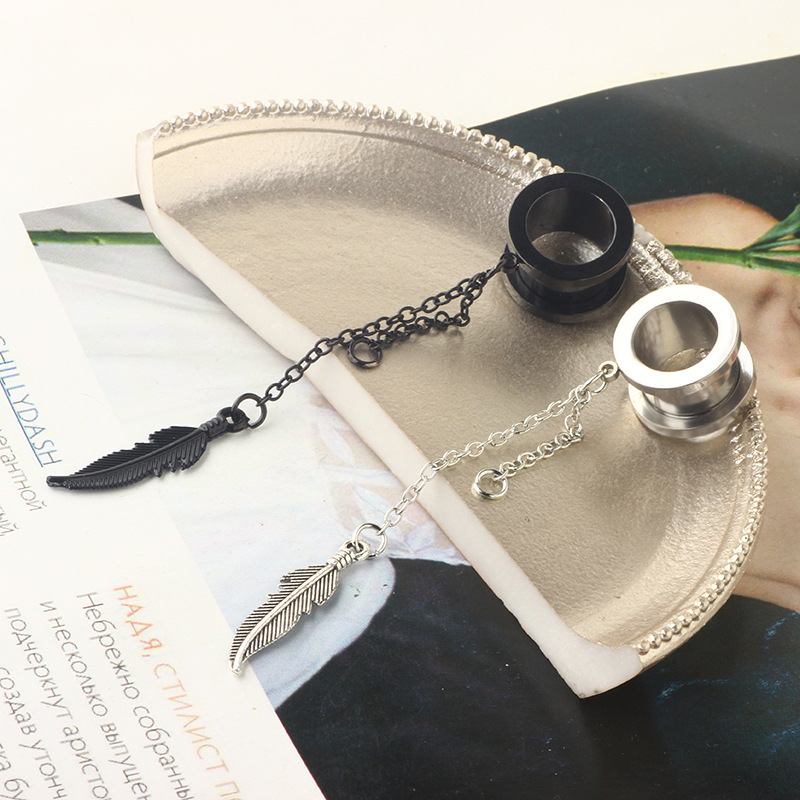 Snail Leaf Chain Pendant Ear Expander - 25mm Black 316L Surgical Steel Cartilage Earring for Gauged Ears - Image 4