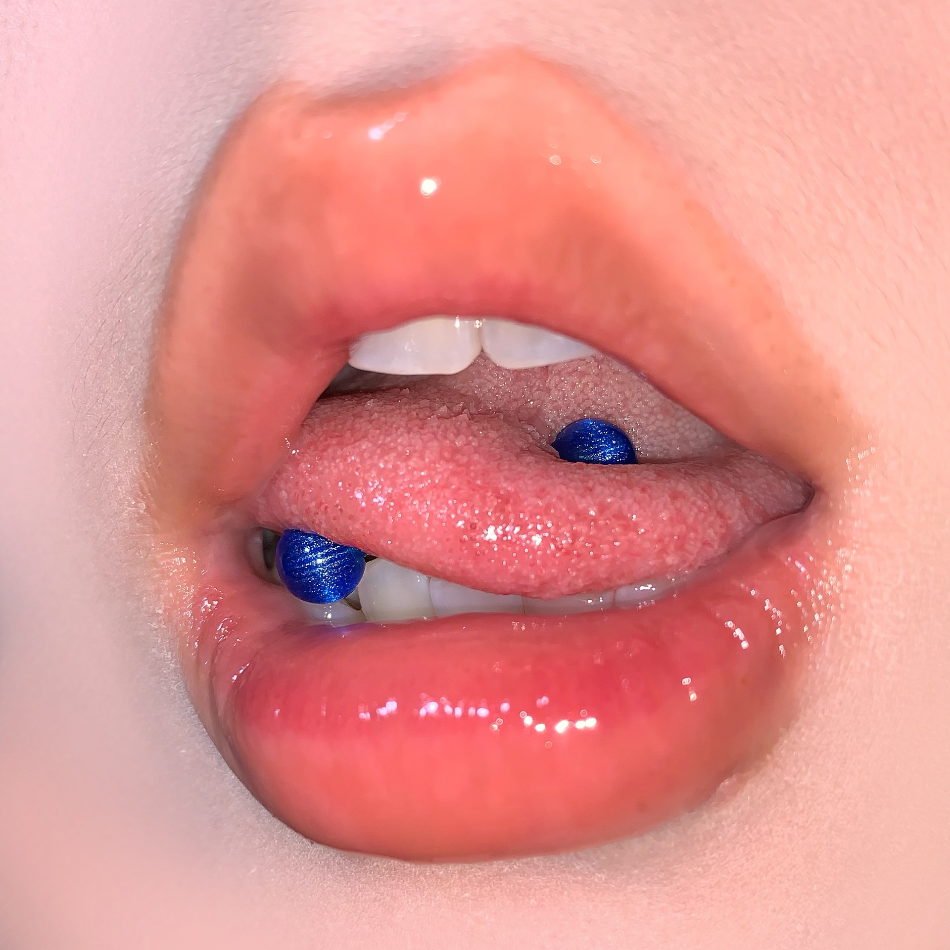 7-Color Polarized Cat Eye Gradient Tongue Piercing Fine Glitter Acrylic Titanium Steel External Thread Barbell - Image 4