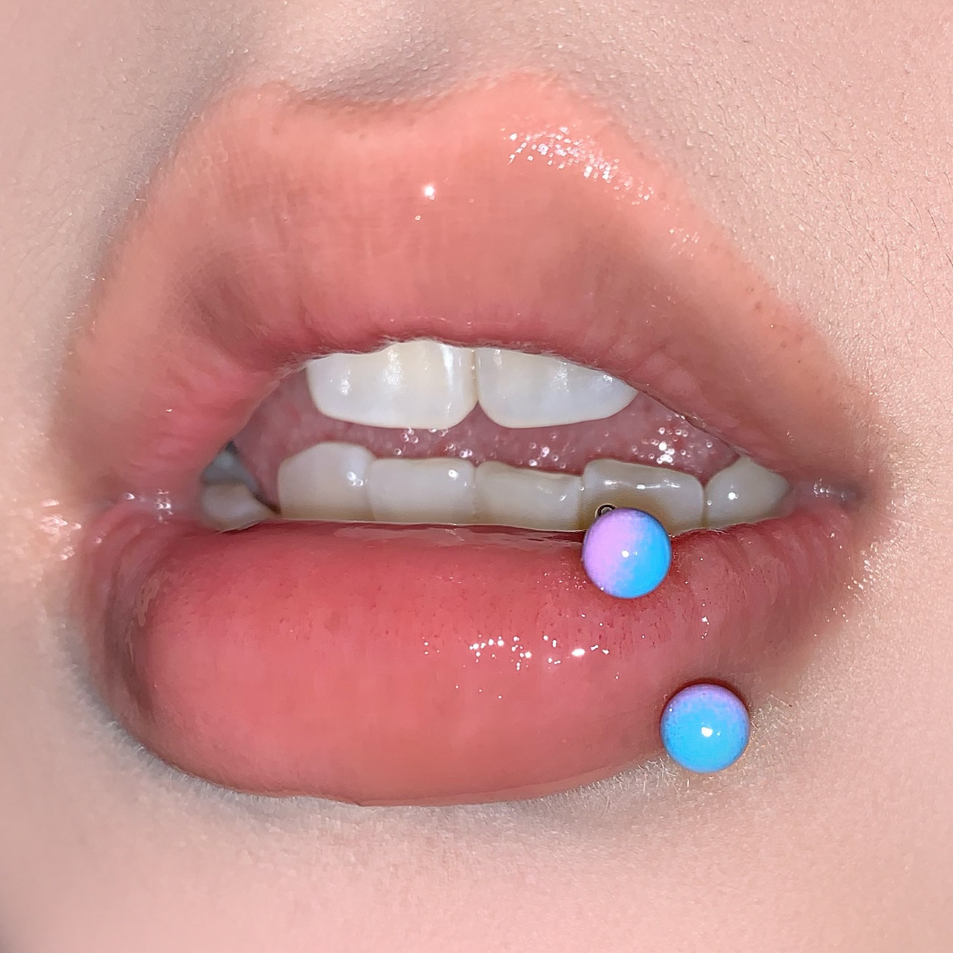Gradient Acrylic Lip Ring - Colorful Candy-Colored External Thread Titanium Steel Ear Bone Ring - Image 2