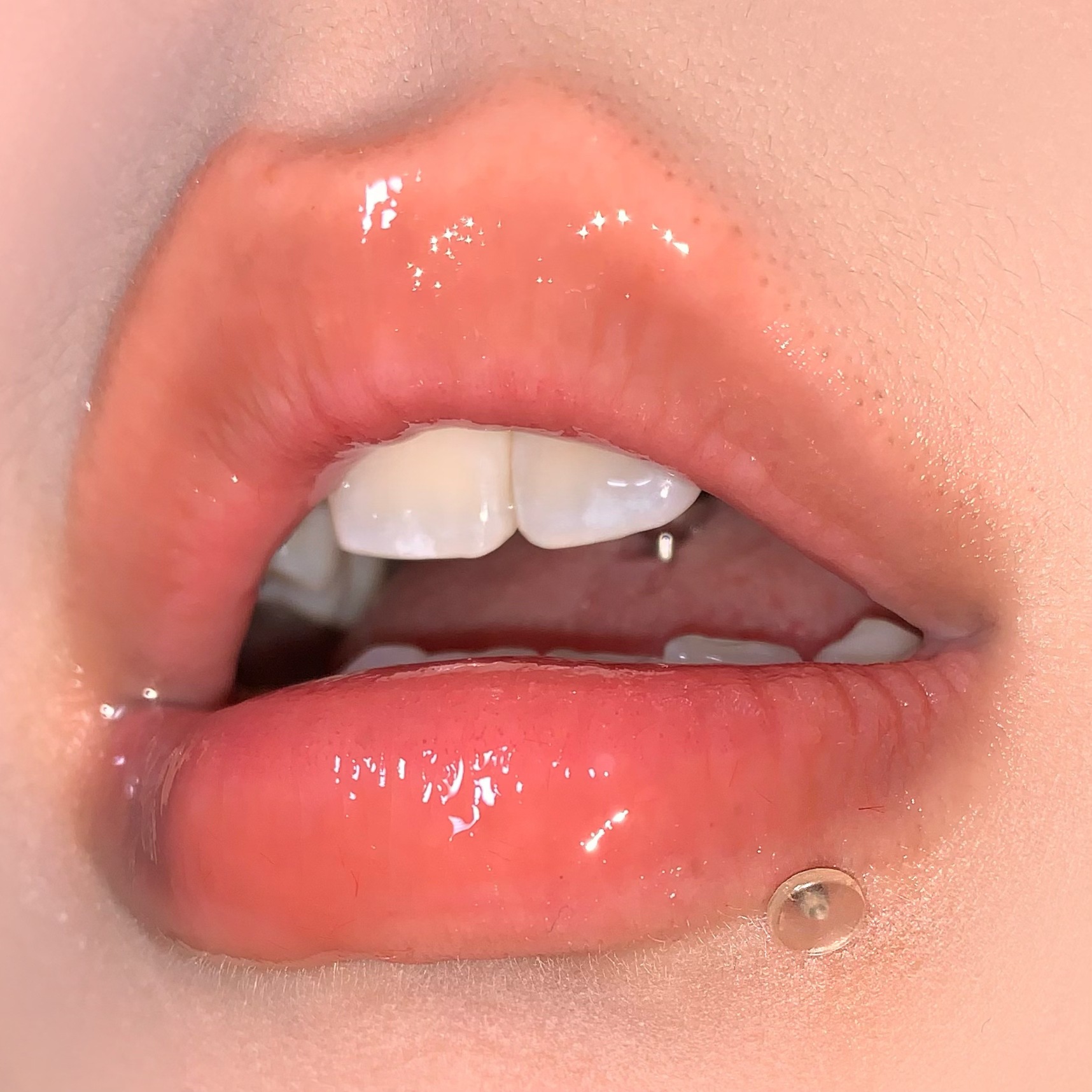 Titanium Alloy 4-Color Transparent Invisible Internal Thread Lip Studs - Anti-Discovery Earrings for Students, Wholesale Body Jewelry - Image 3