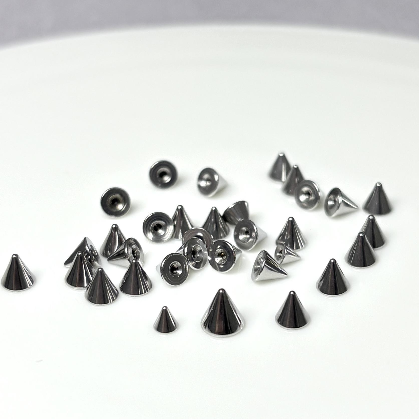 316L Titanium Steel Pointed Cone Head Bead Lip Labret Stud Earring Eyebrow Nose Piercing Jewelry Wholesale - Image 4