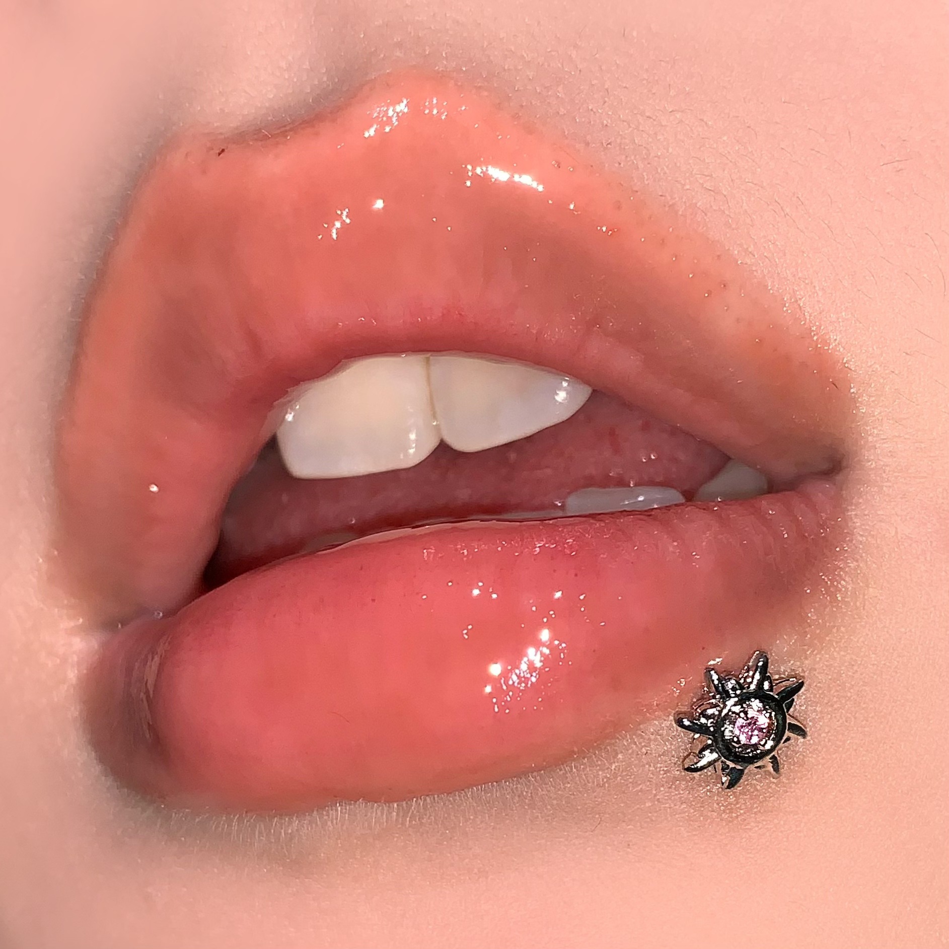 Sparkling Diamond Sun Lip Stud 16mm 1.2mm Titanium Steel External Thread Labret Piercing Jewelry - Image 2