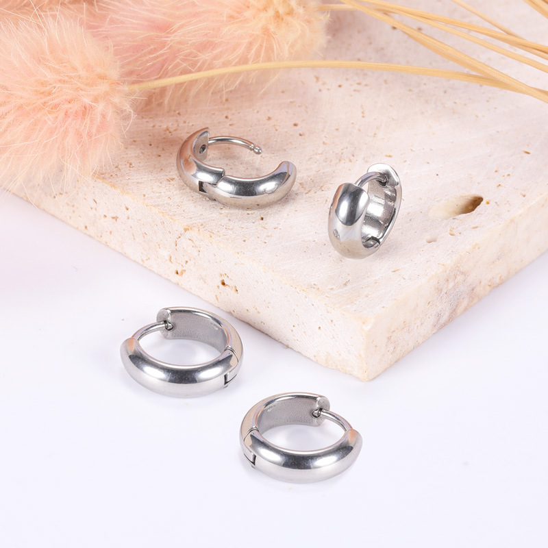 2023 New Stainless Steel Circle Distinctive Ear Buckle Titanium Steel Earrings Trendy People Highlight Earrings without Ear Holes - Image 4