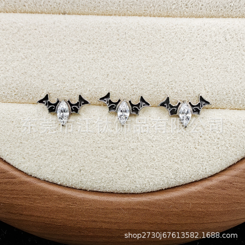 G23 Titanium Alloy Devil Wings CZ Stud Earring for Ear Piercing Jewelry - 1.2x10mm - Image 3