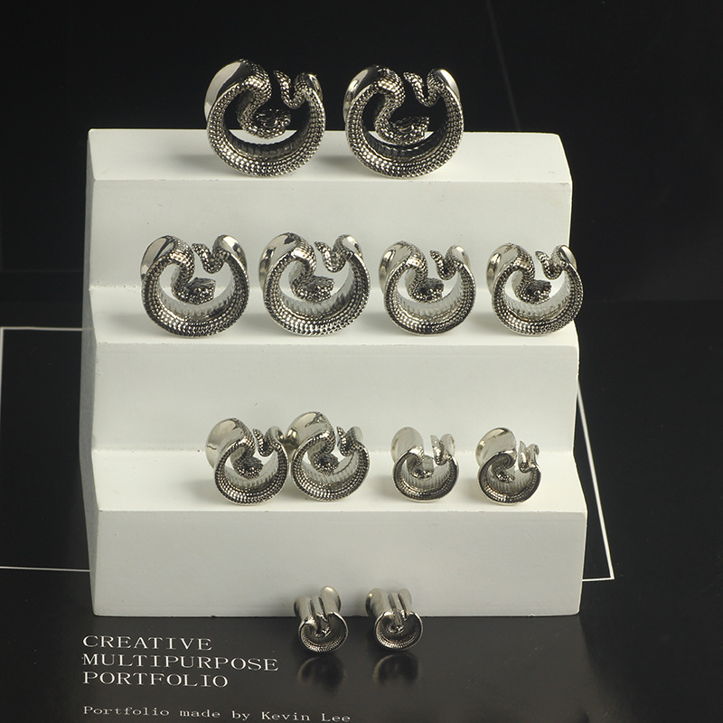 Stainless Steel Saddle Roll Snake Ear Expander - 8mm Ear Plug for Helix, Auricle, and Ear Lobe Stretching, Retro Style - Image 3