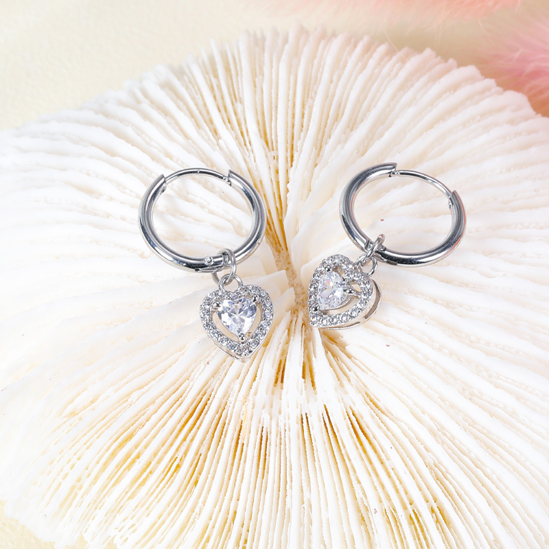 2023 Spring Diamond Stud Earrings Stainless Steel Fashion Ear Bone Stud Titanium Steel Earrings - Image 2