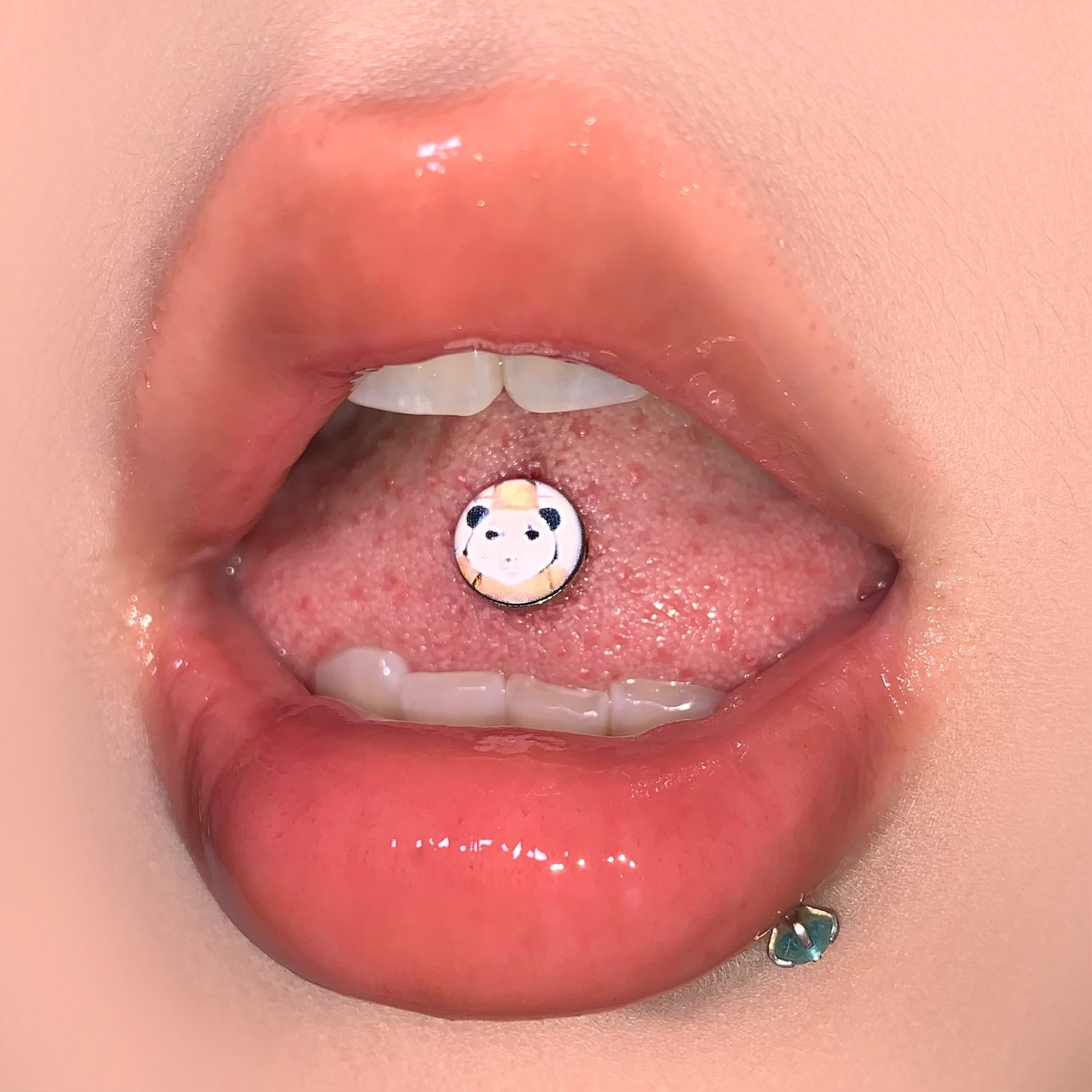 Funny Abstract Tongue Barbell Little Emperor GG Explosion Titanium Steel Plastic Drink Wear Ugly Cute Tongue Piercing Jewelry - Image 3