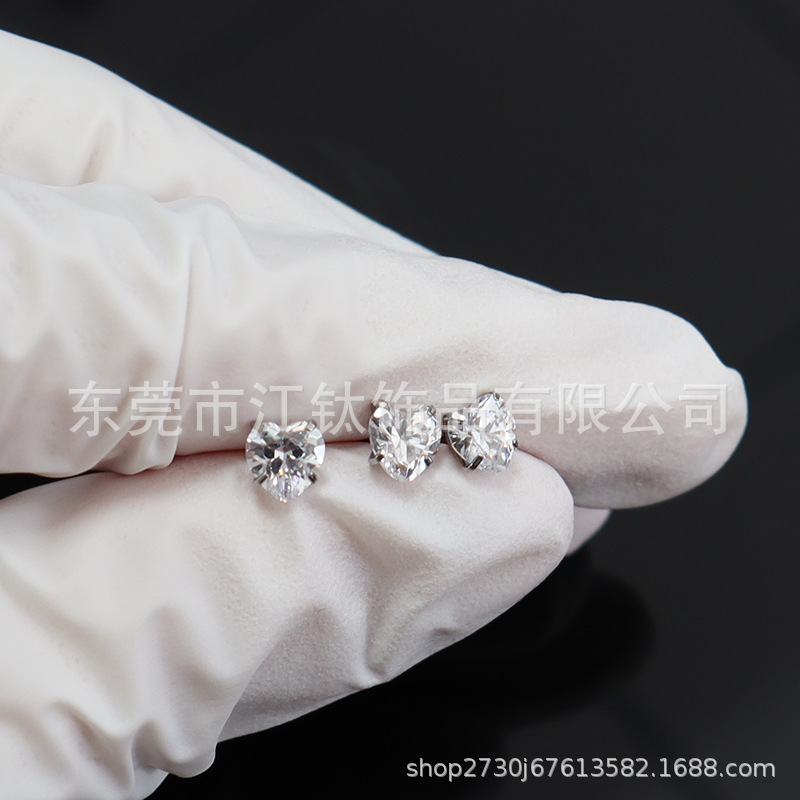 F136 Titanium Zircon Earring Four-Claw Inlaid 5A Heart-Shaped Zircon G23 Titanium Alloy Body Piercing Jewelry Earbone Nail - Image 3