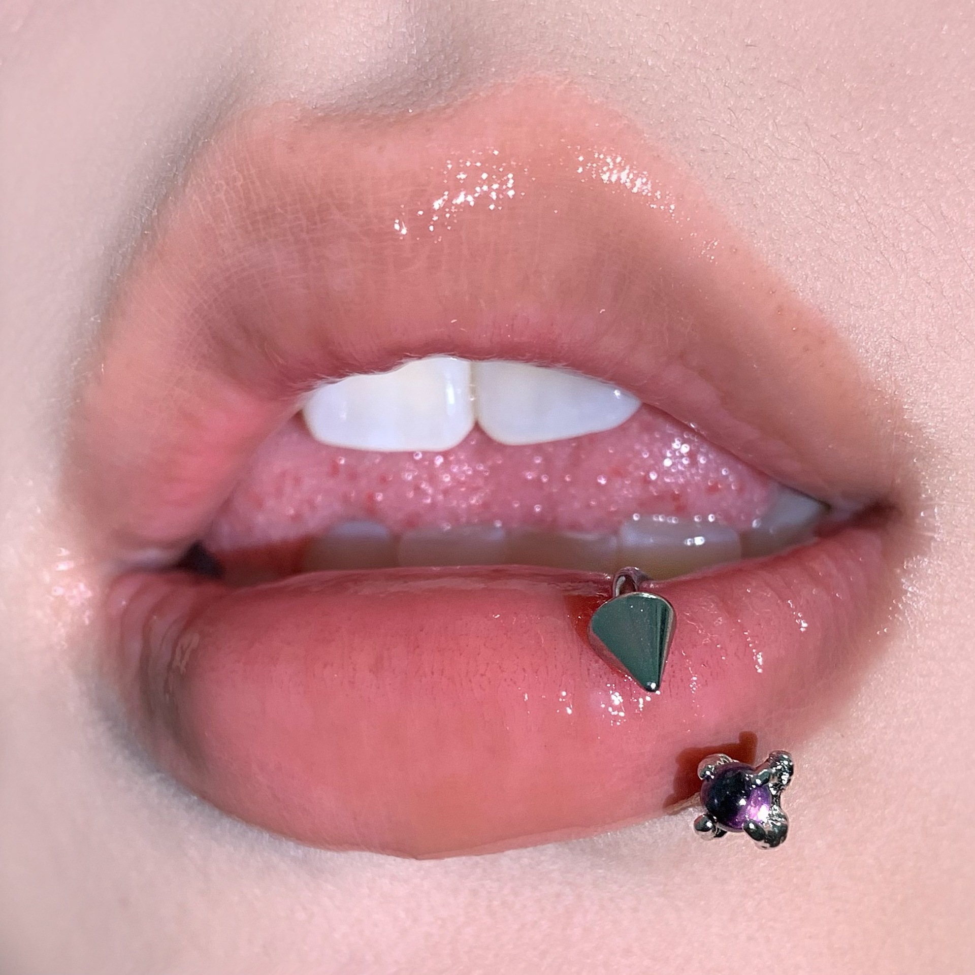 Wholesale Dragon Claw Bead-Pointed Cone Lip Rings 4 Colors Spicy Punk Style Titanium Steel Lip Piercing Jewelry - Image 3