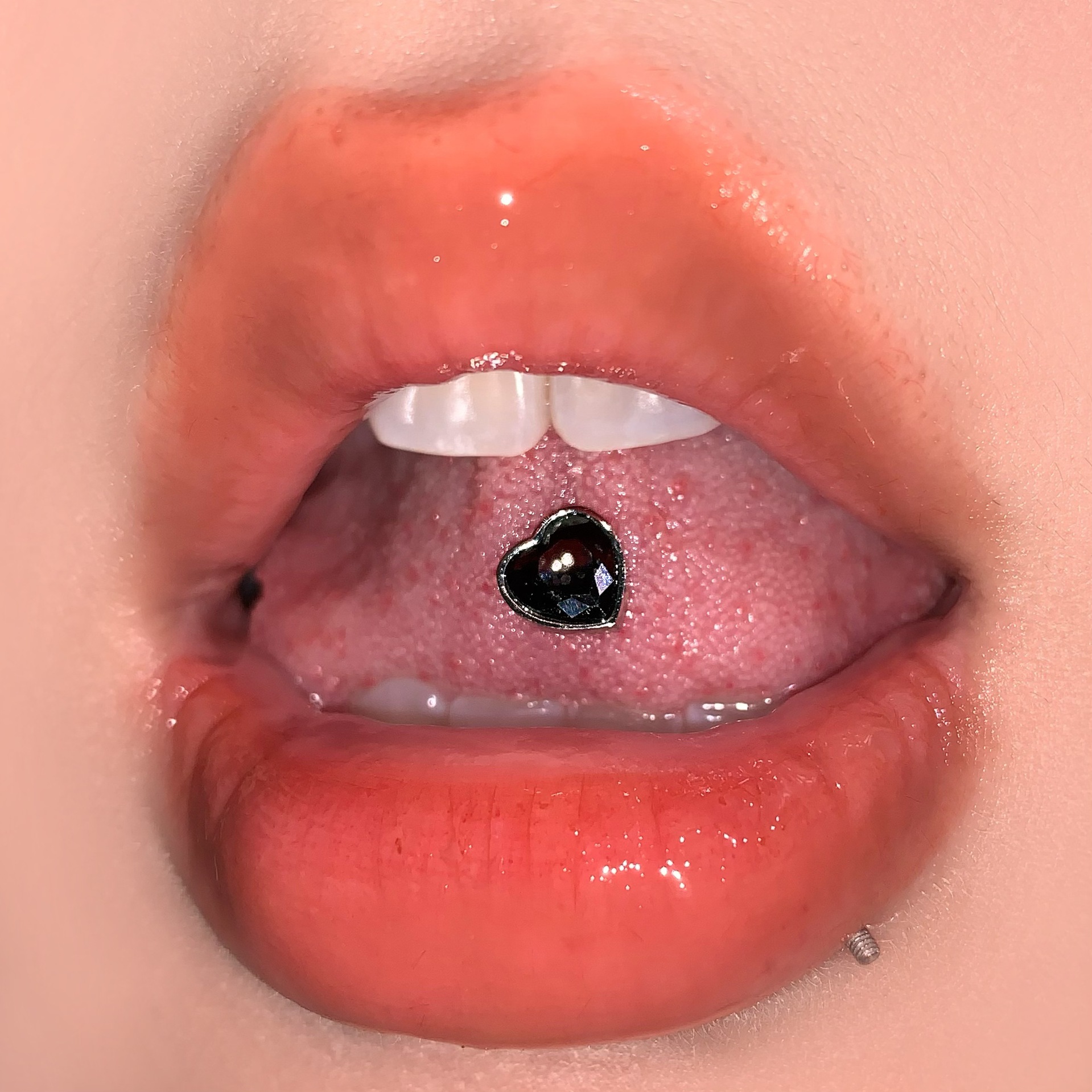 4-Color Flash Love Zircon Tongue Barbell, 316L Surgical Steel External Thread Tongue Piercing Jewelry, Wholesale - Image 3